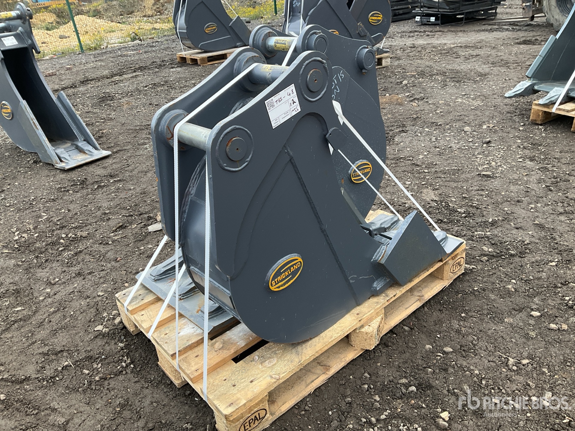 General Appearance with Foto, angolo anteriore sinistro