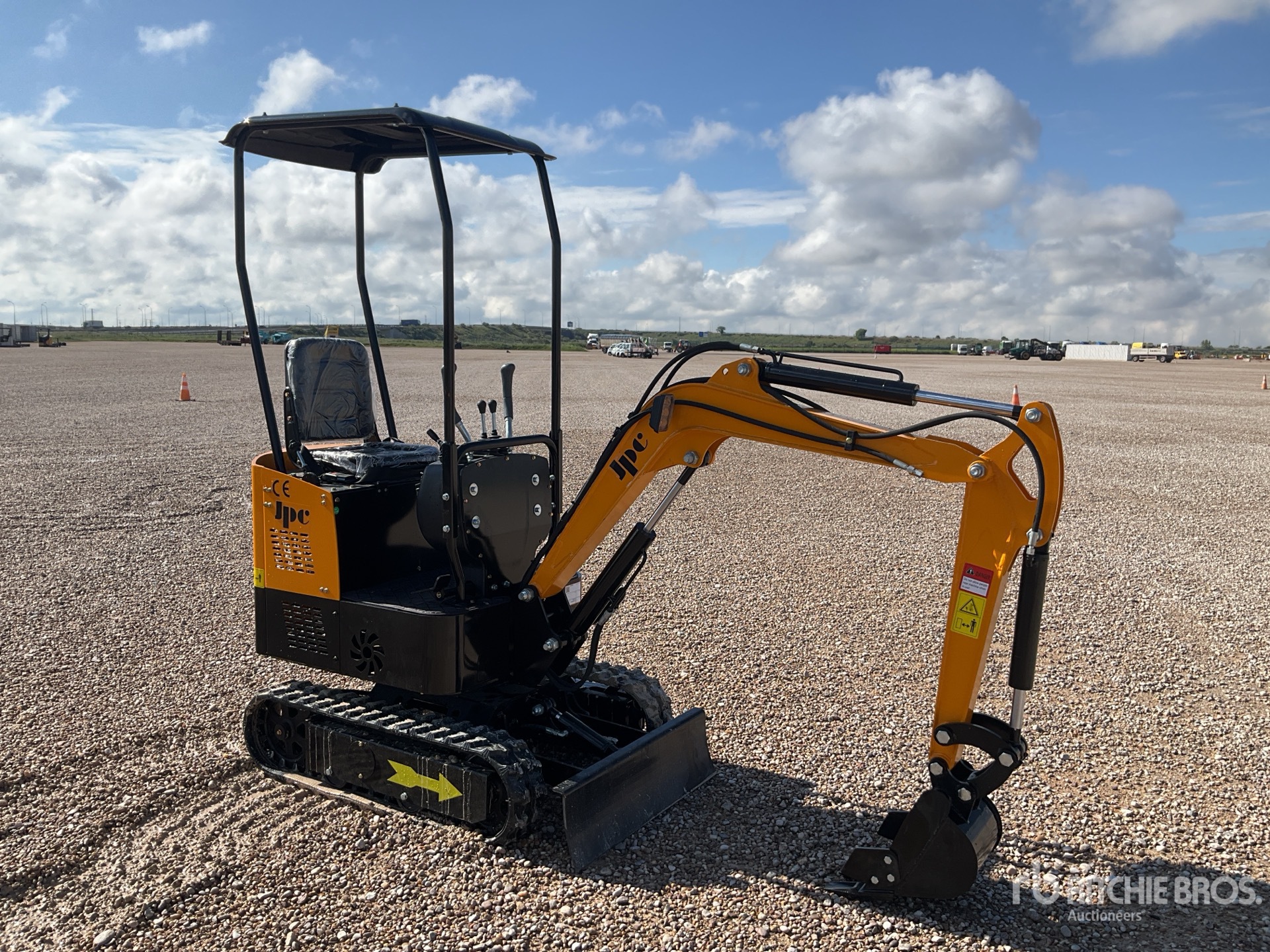 General Appearance with Picture, Right Front Corner