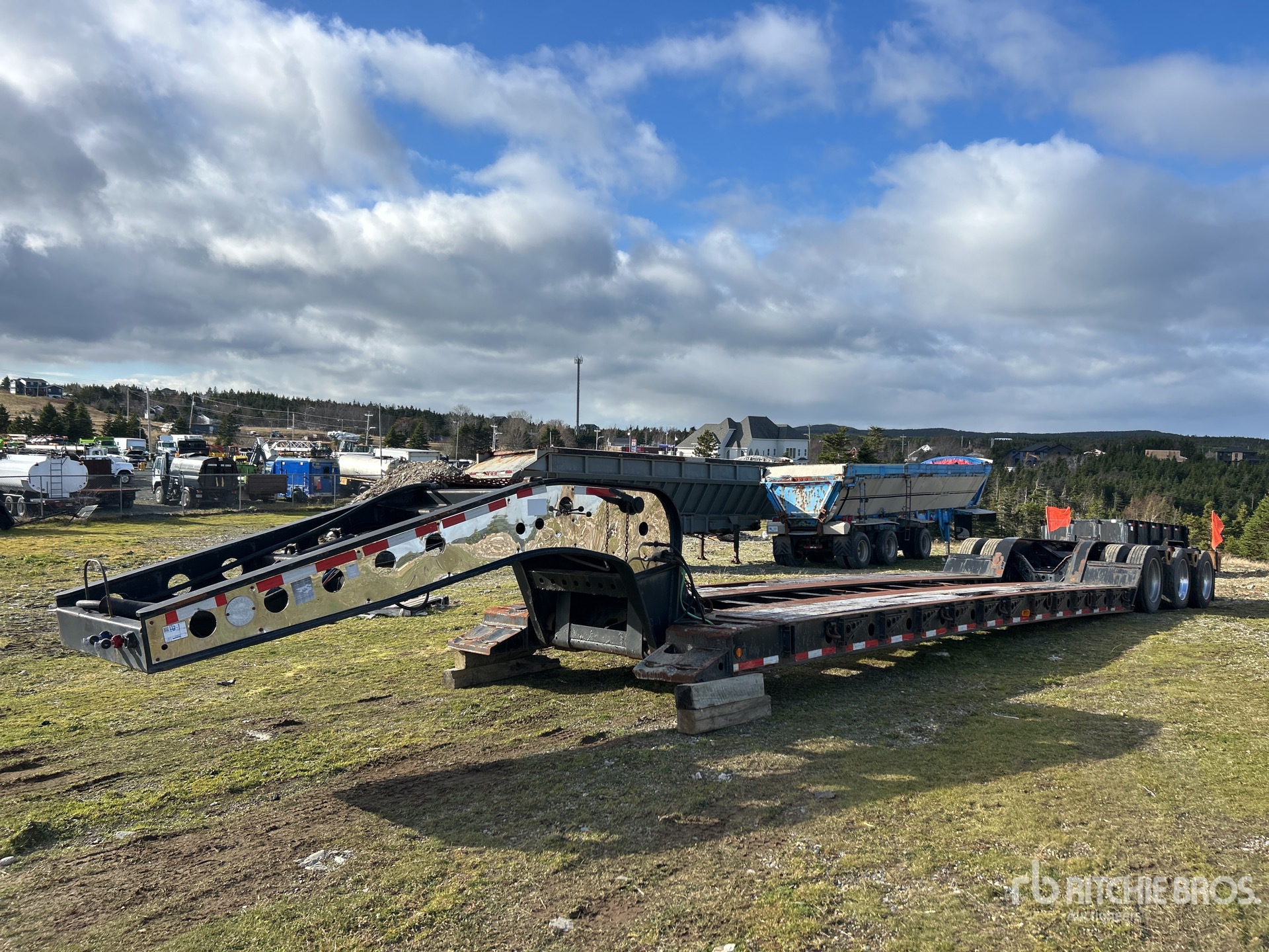 General Appearance with Featured Photo