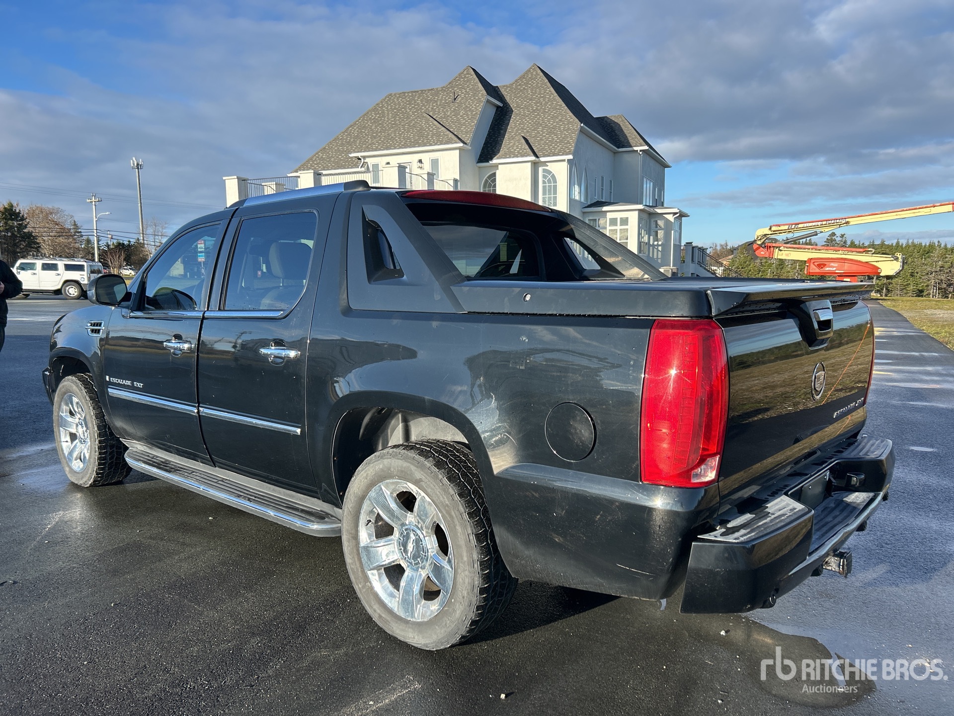 General Appearance with Picture, Left Rear Corner