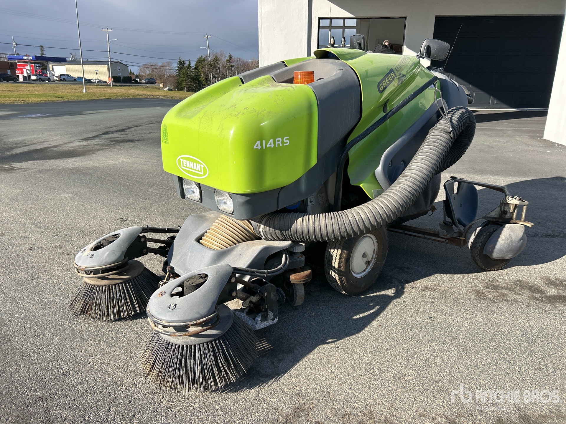 General Appearance with Featured Photo