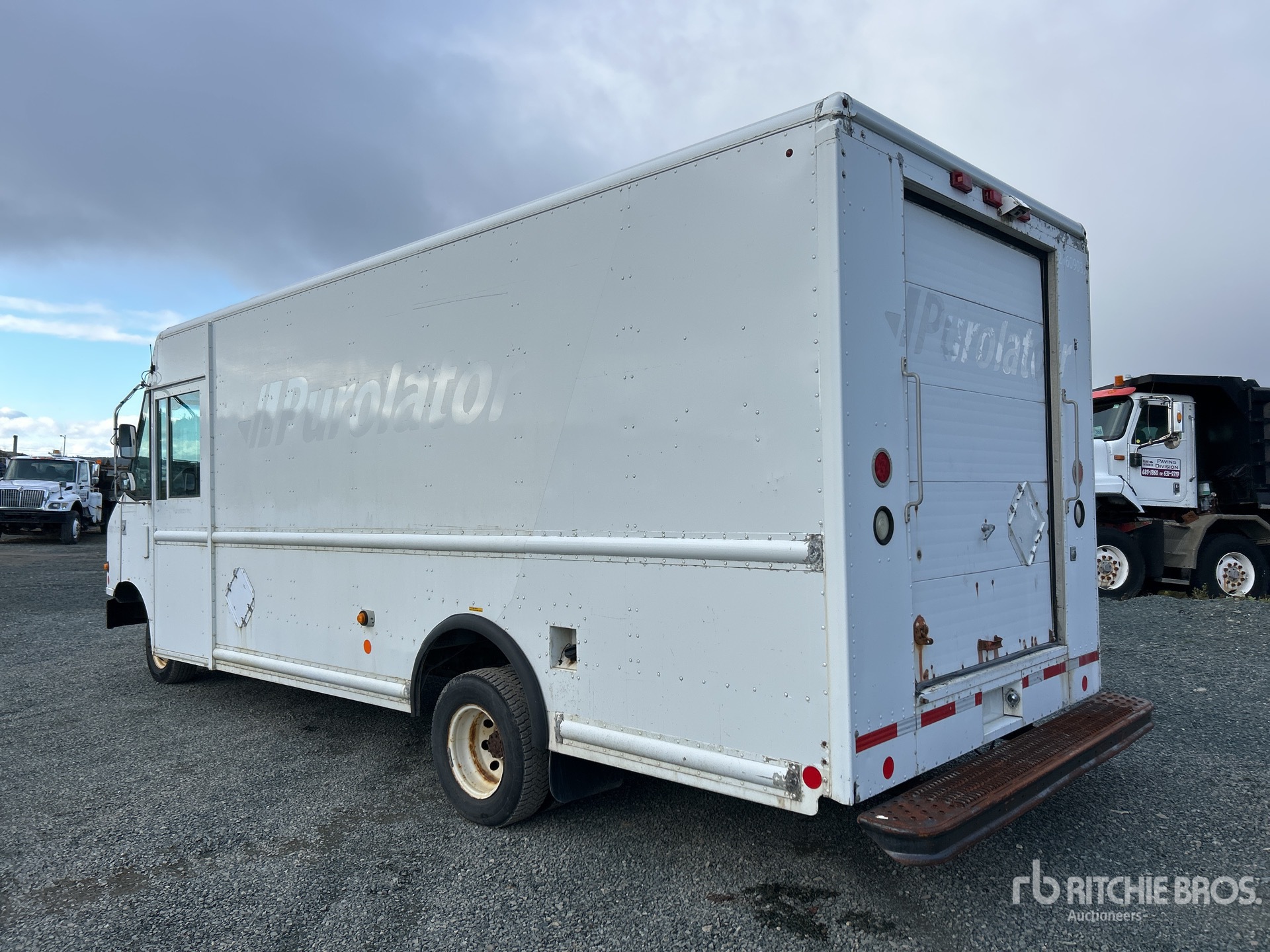 General Appearance with Foto, angolo posteriore sinistro