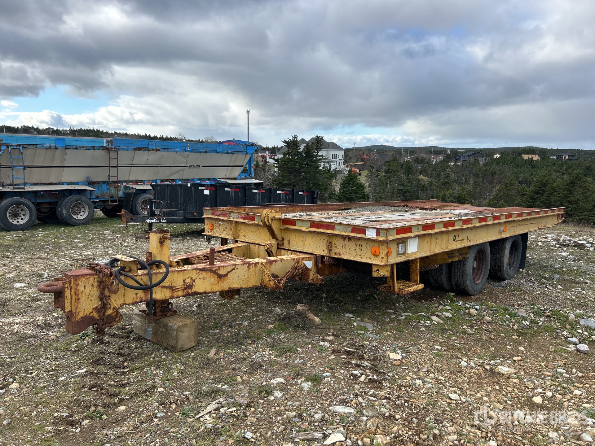 General Appearance with Featured Photo