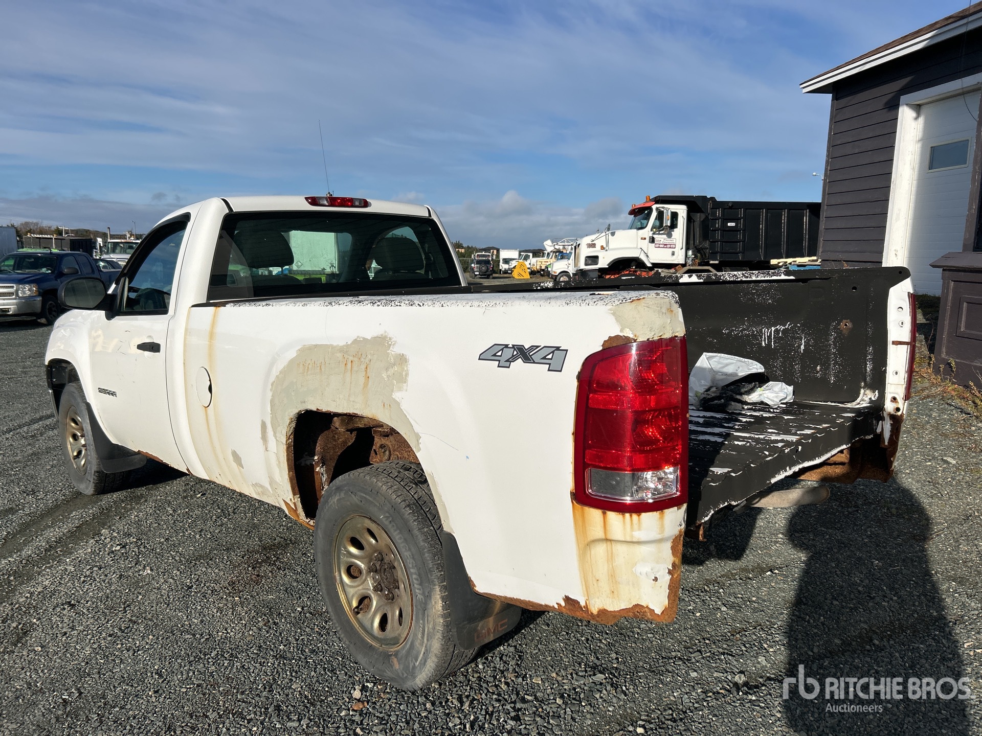 General Appearance with Picture, Left Rear Corner