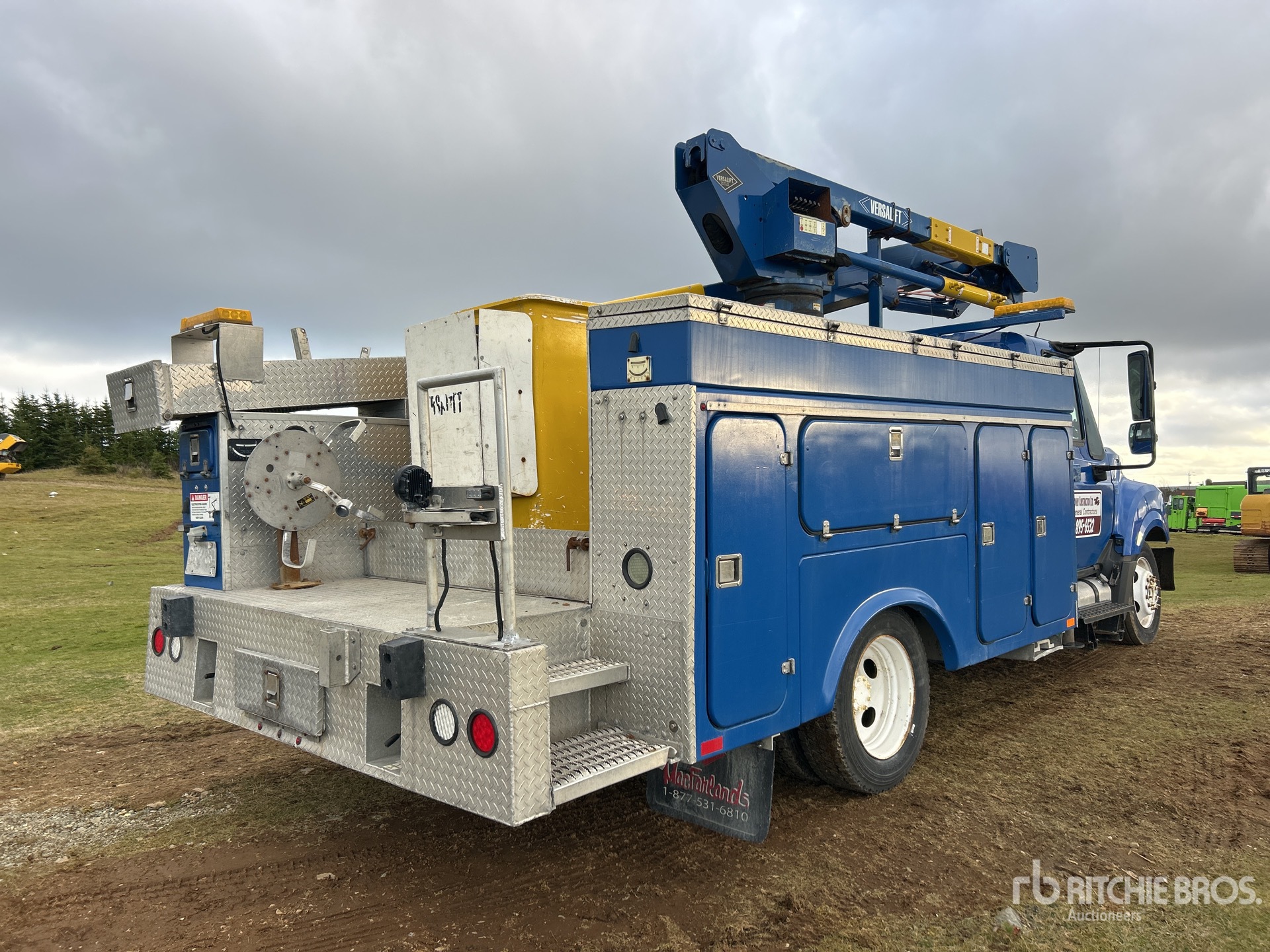 Aspect général with Image, coin arrière droit