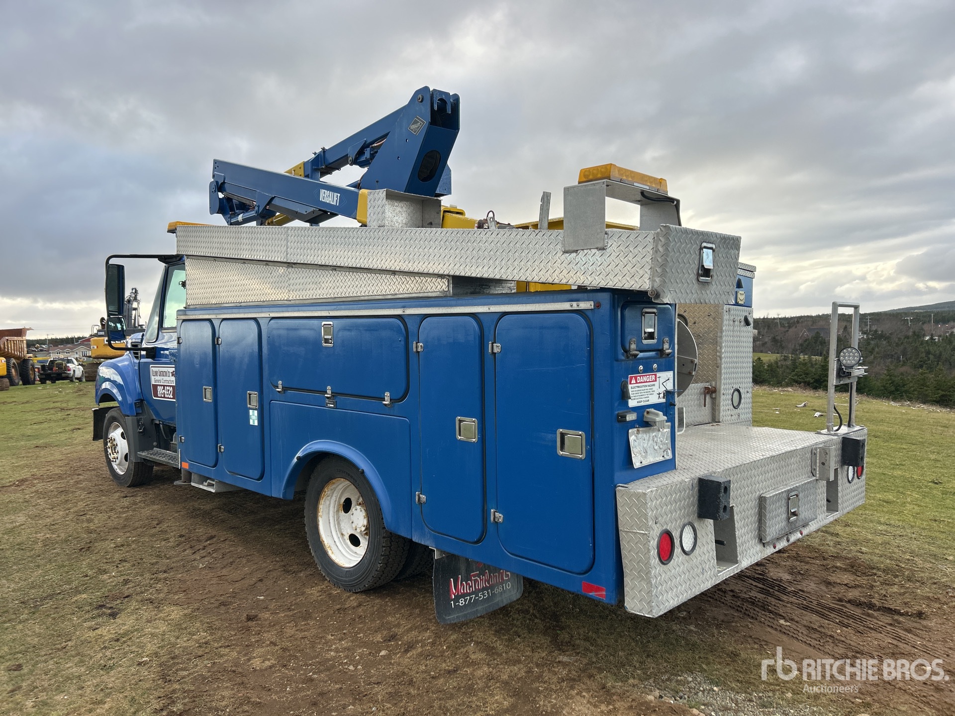 Aspect général with Image, coin arrière gauche