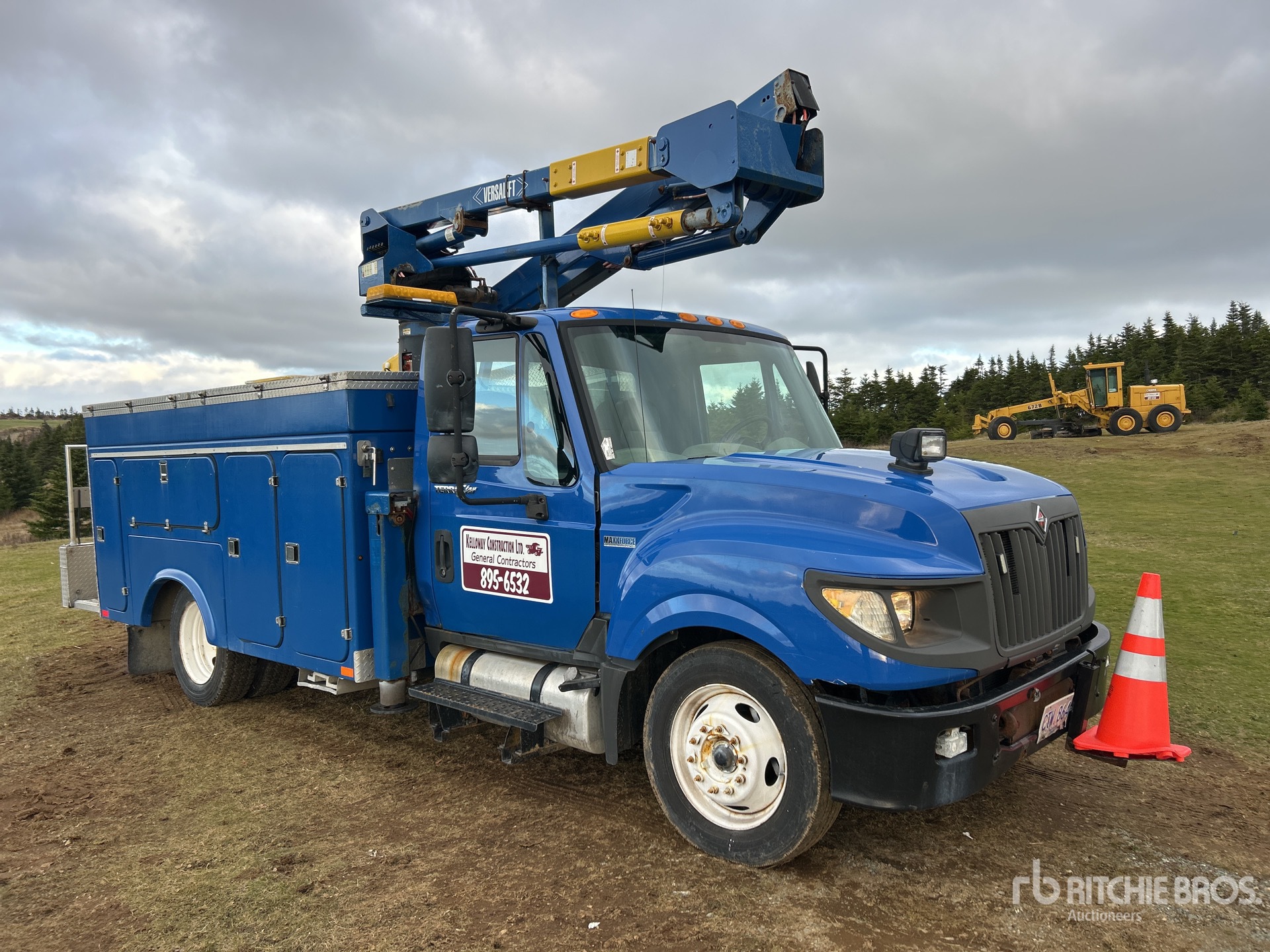 Aspect général with Image, coin avant droit