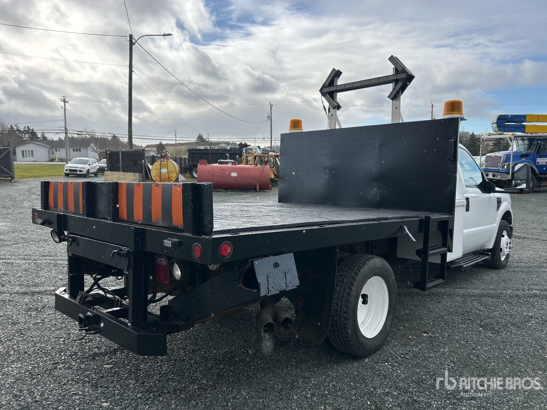 General Appearance with Foto, angolo anteriore sinistro