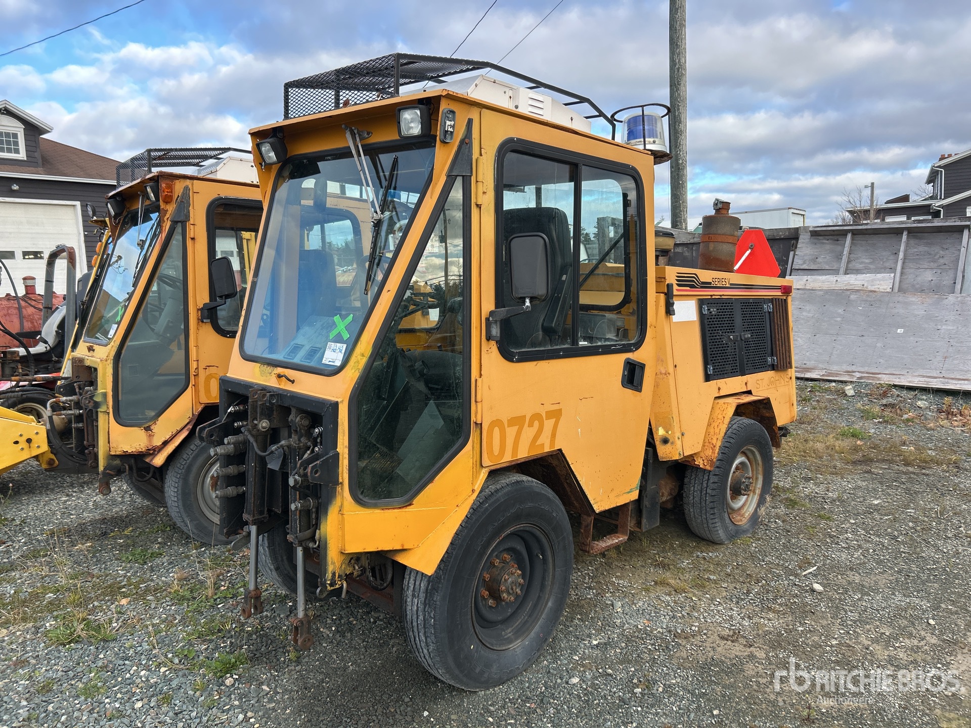 General Appearance with Featured Photo