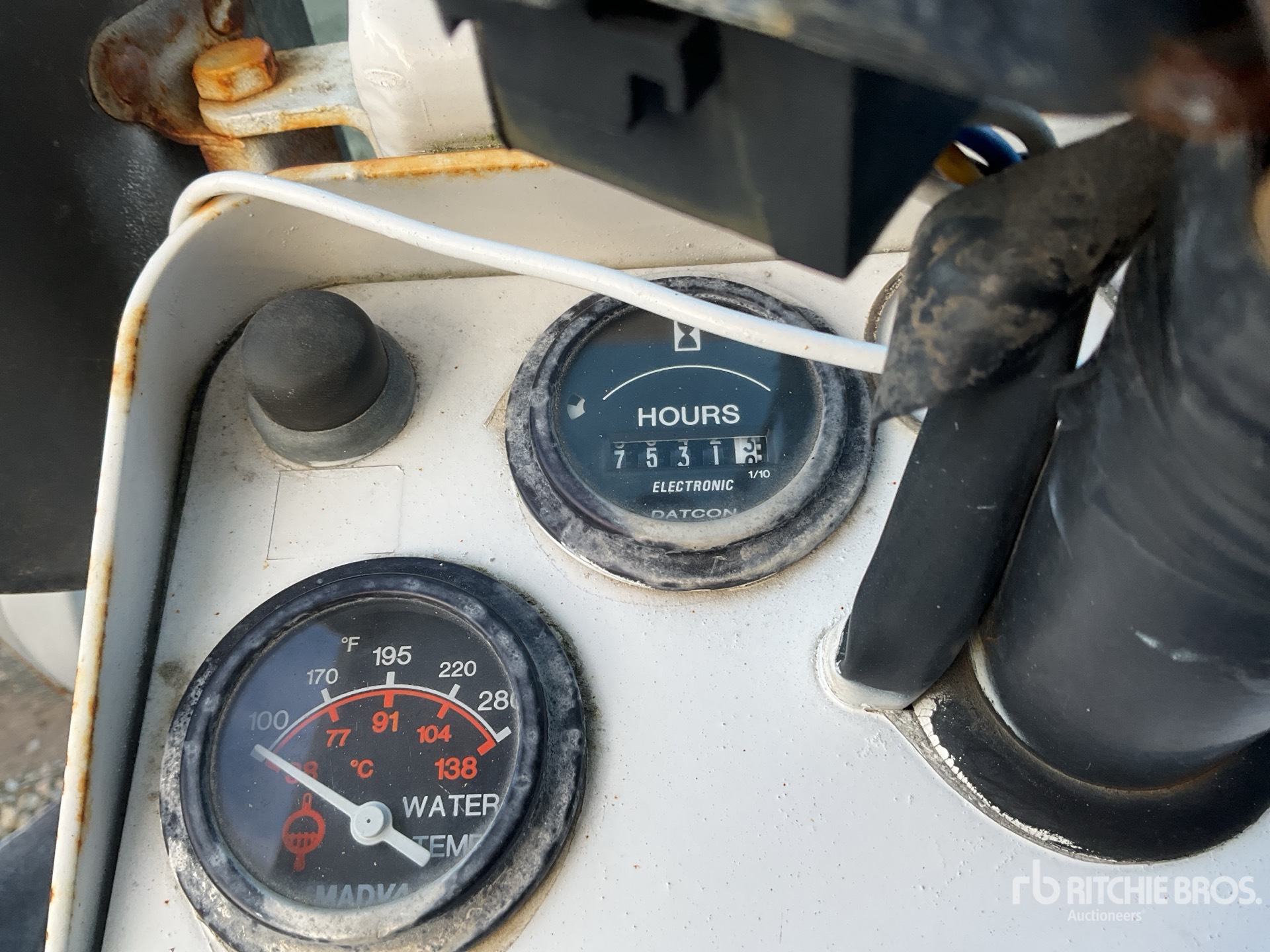 General Appearance with Horímetro / Odómetro