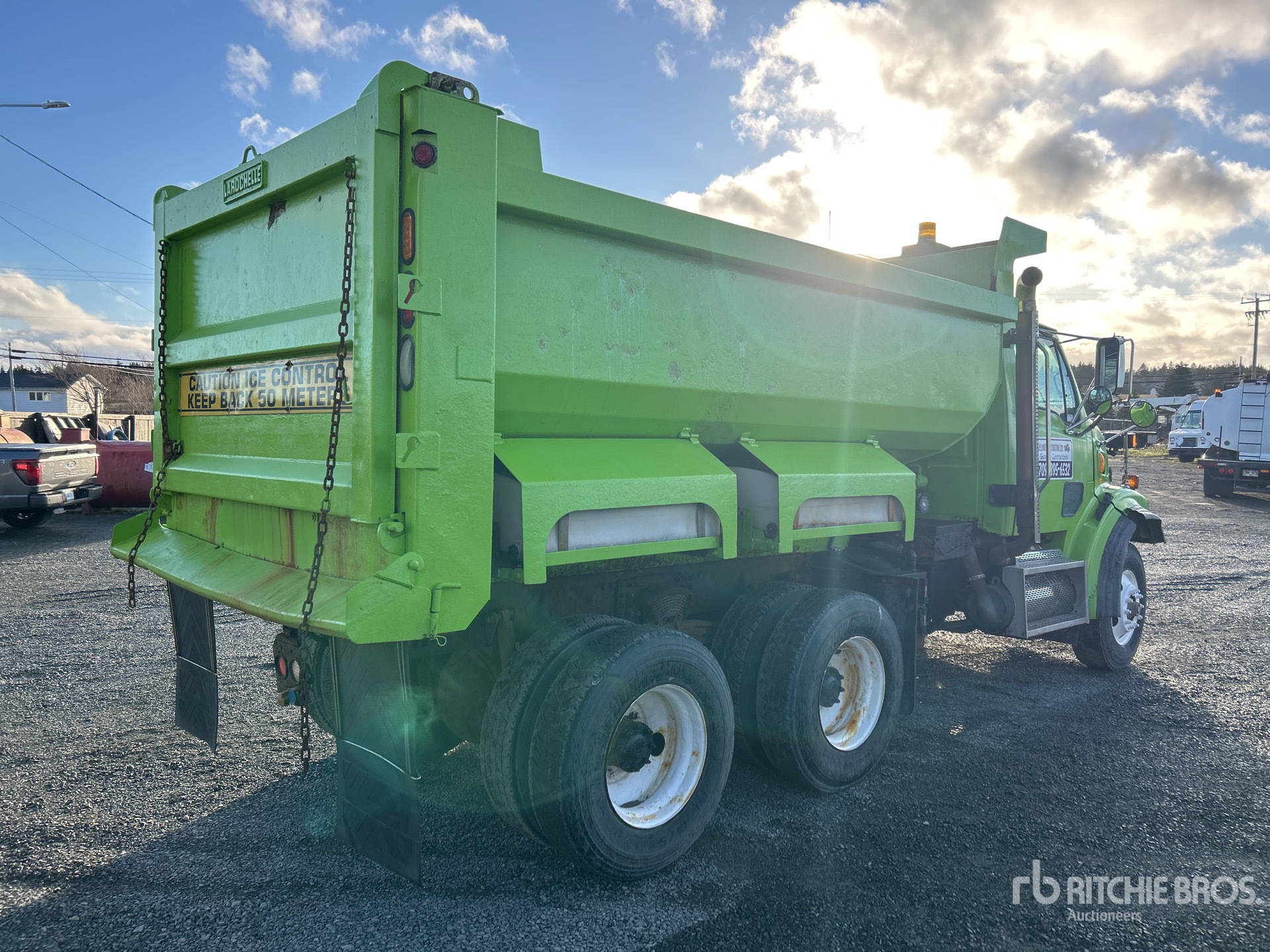 General Appearance with Foto, angolo anteriore sinistro