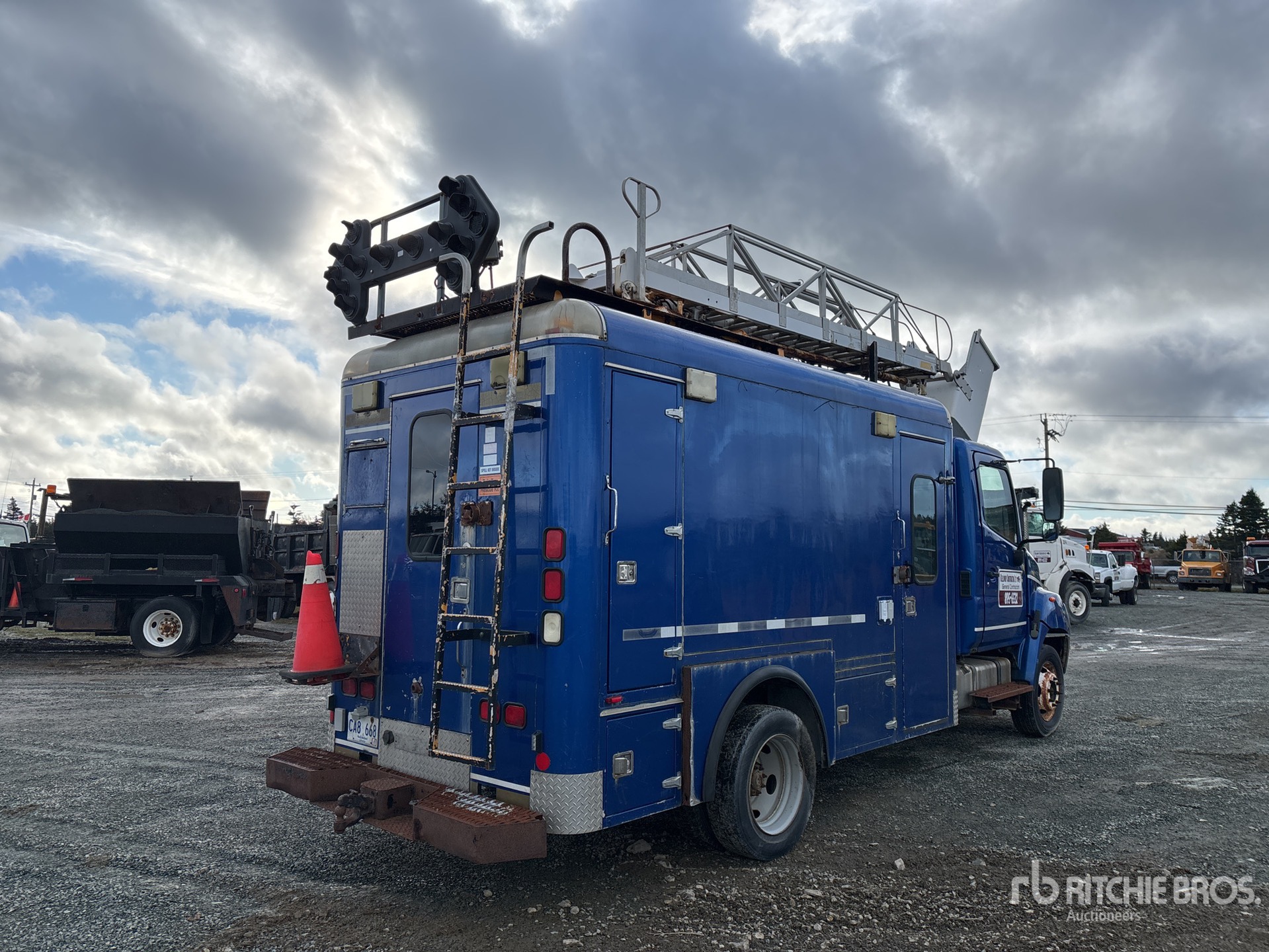 General Appearance with Picture, Right Rear Corner