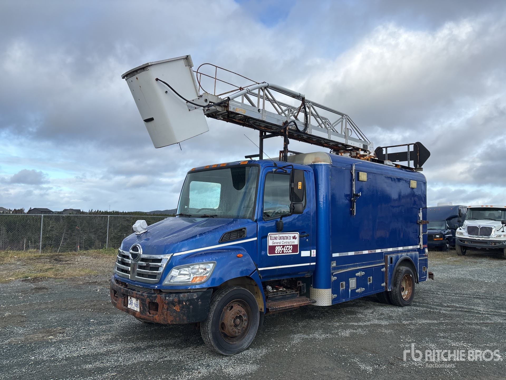 General Appearance with Picture, Left Front Corner