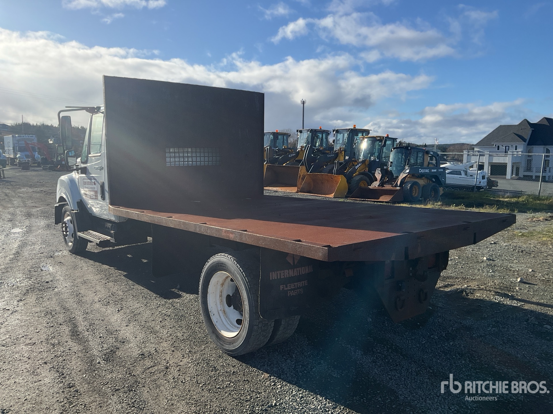 General Appearance with Imagen: esquina trasera izquierda