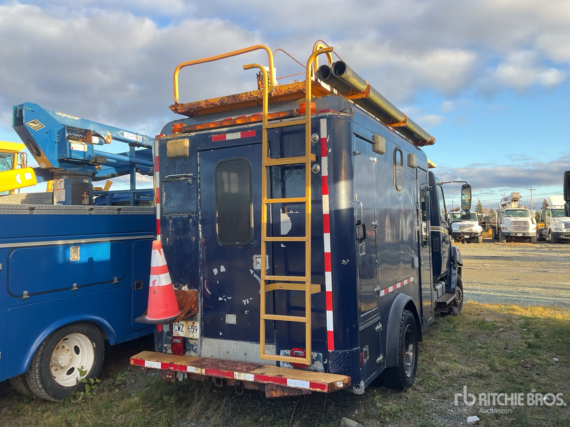 General Appearance with Imagen: esquina trasera derecha