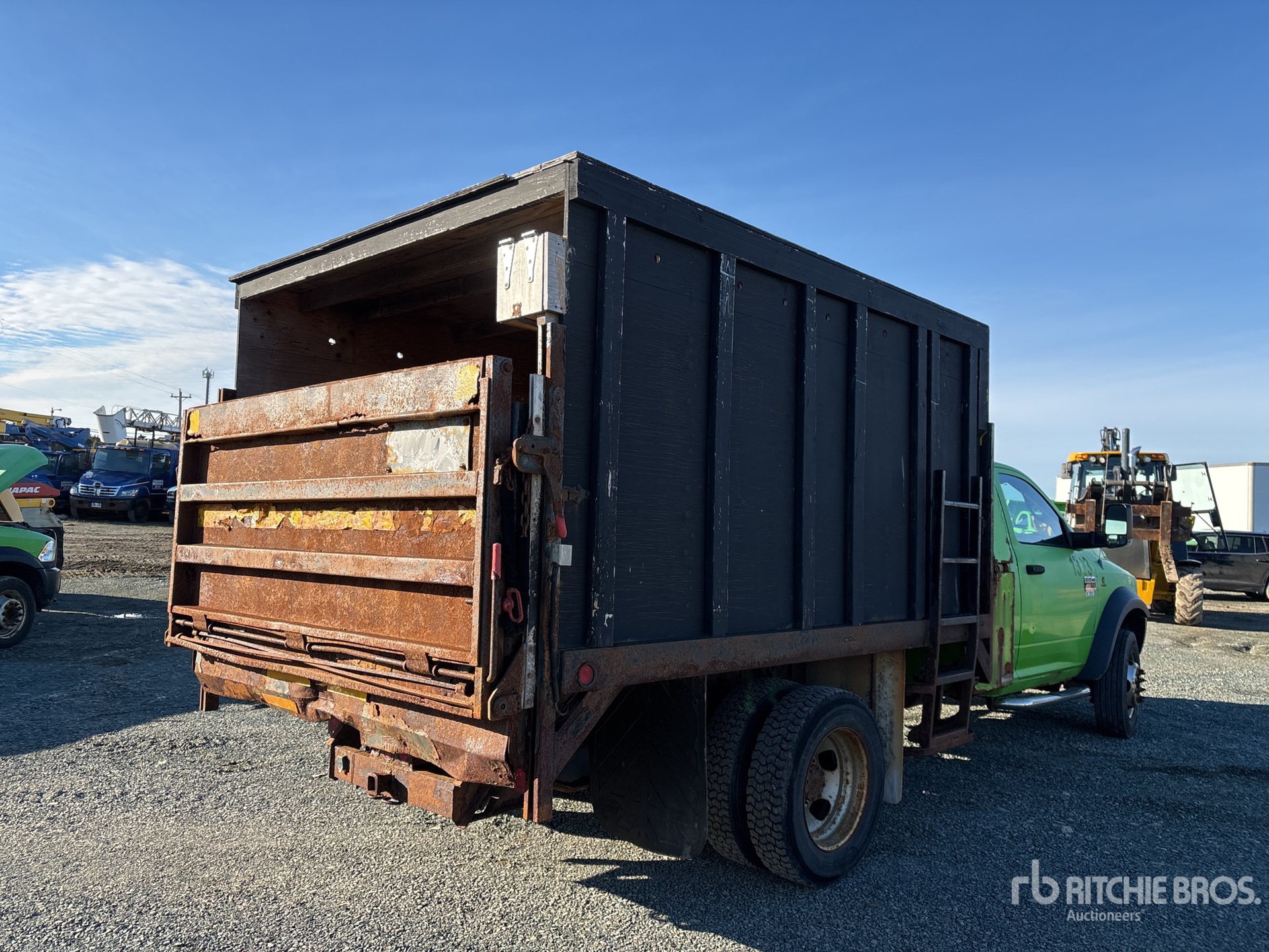 General Appearance with Foto, angolo anteriore sinistro