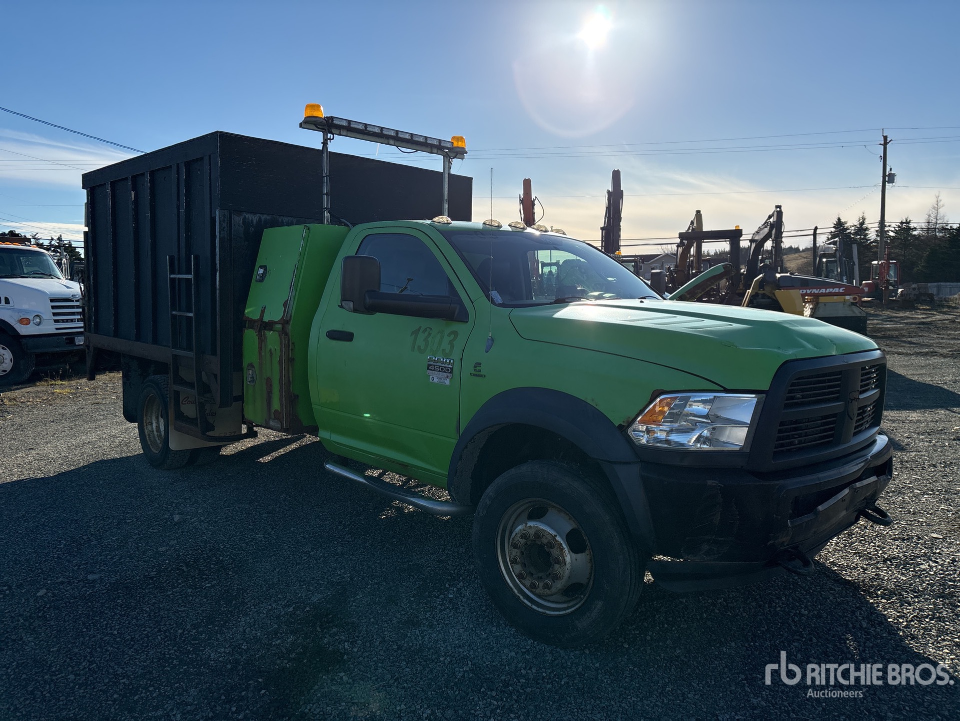 General Appearance with Foto, angolo anteriore destro