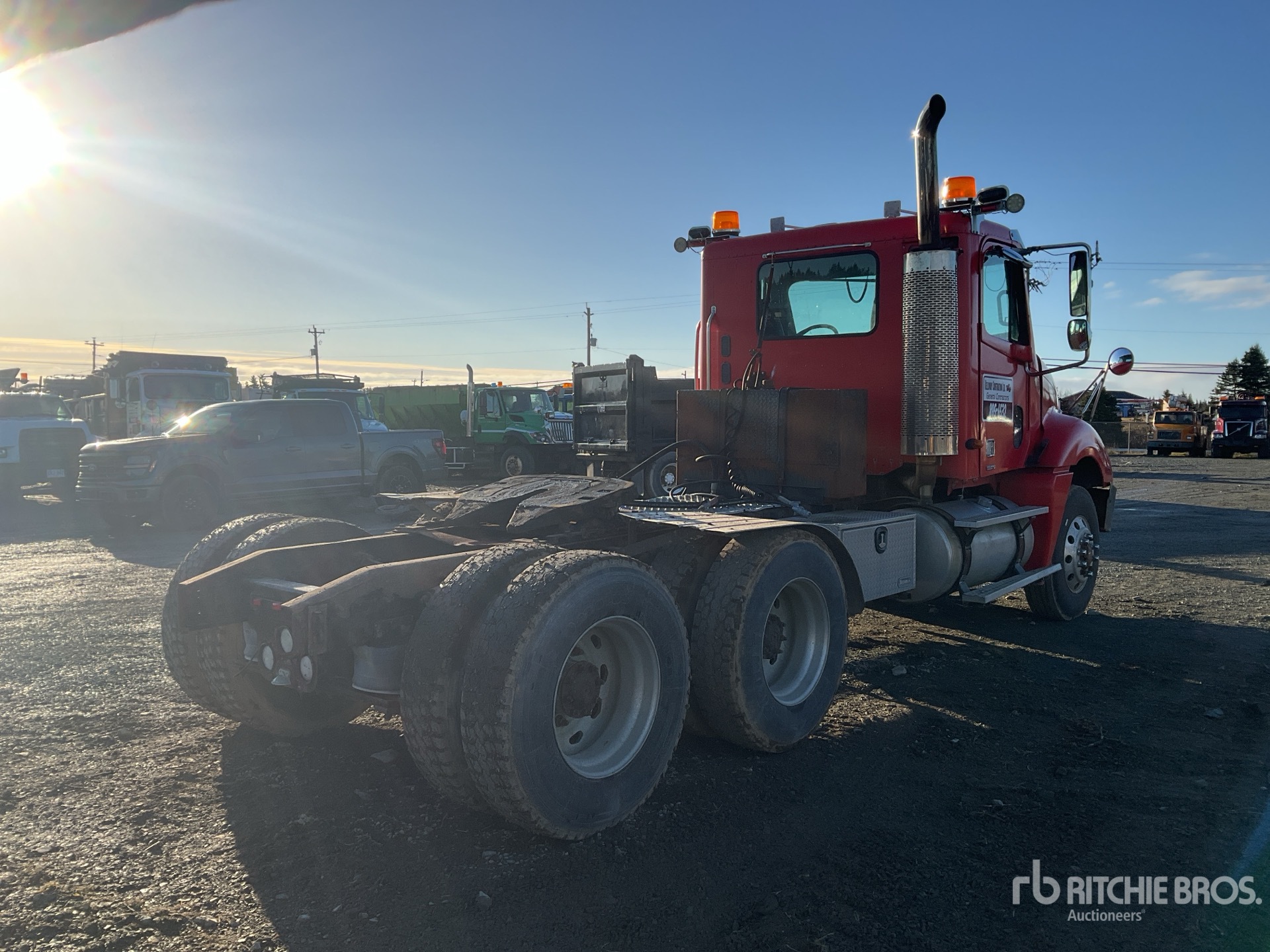 General Appearance with Imagen: esquina trasera derecha