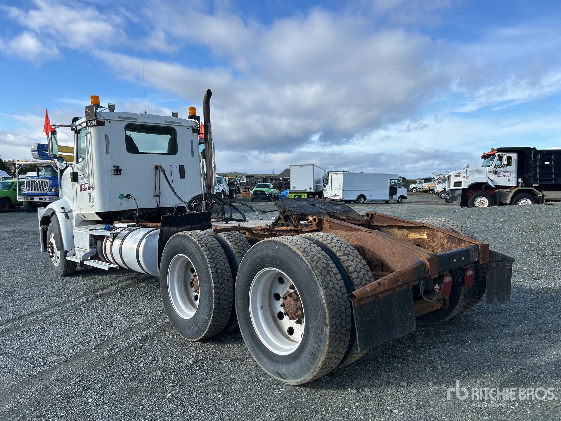 General Appearance with Bild, Ecke hinten links