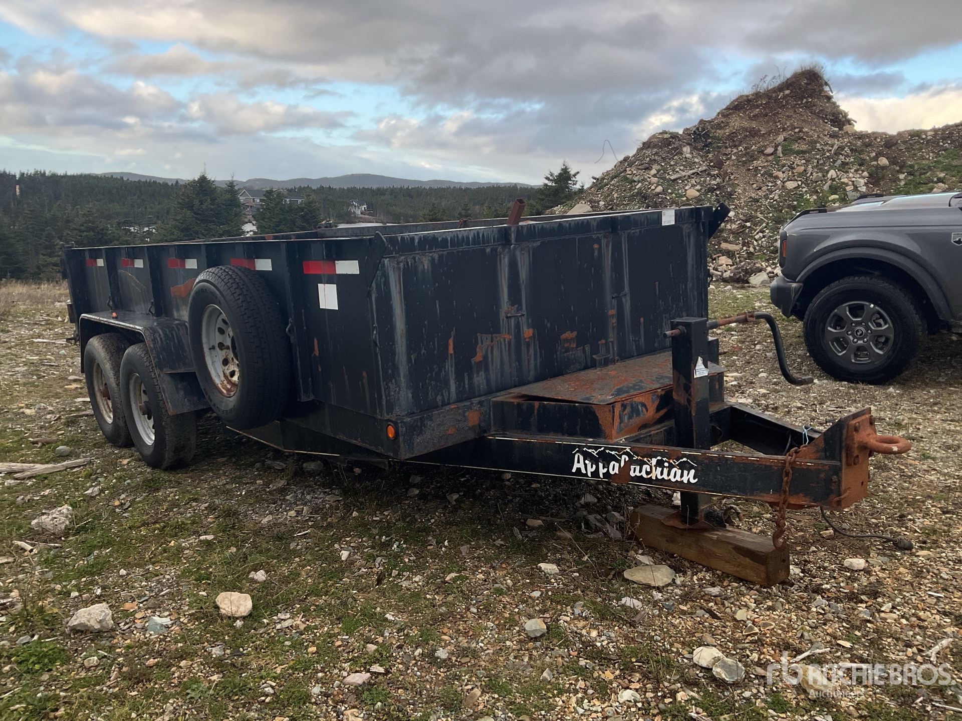 General Appearance with Picture, Right Front Corner