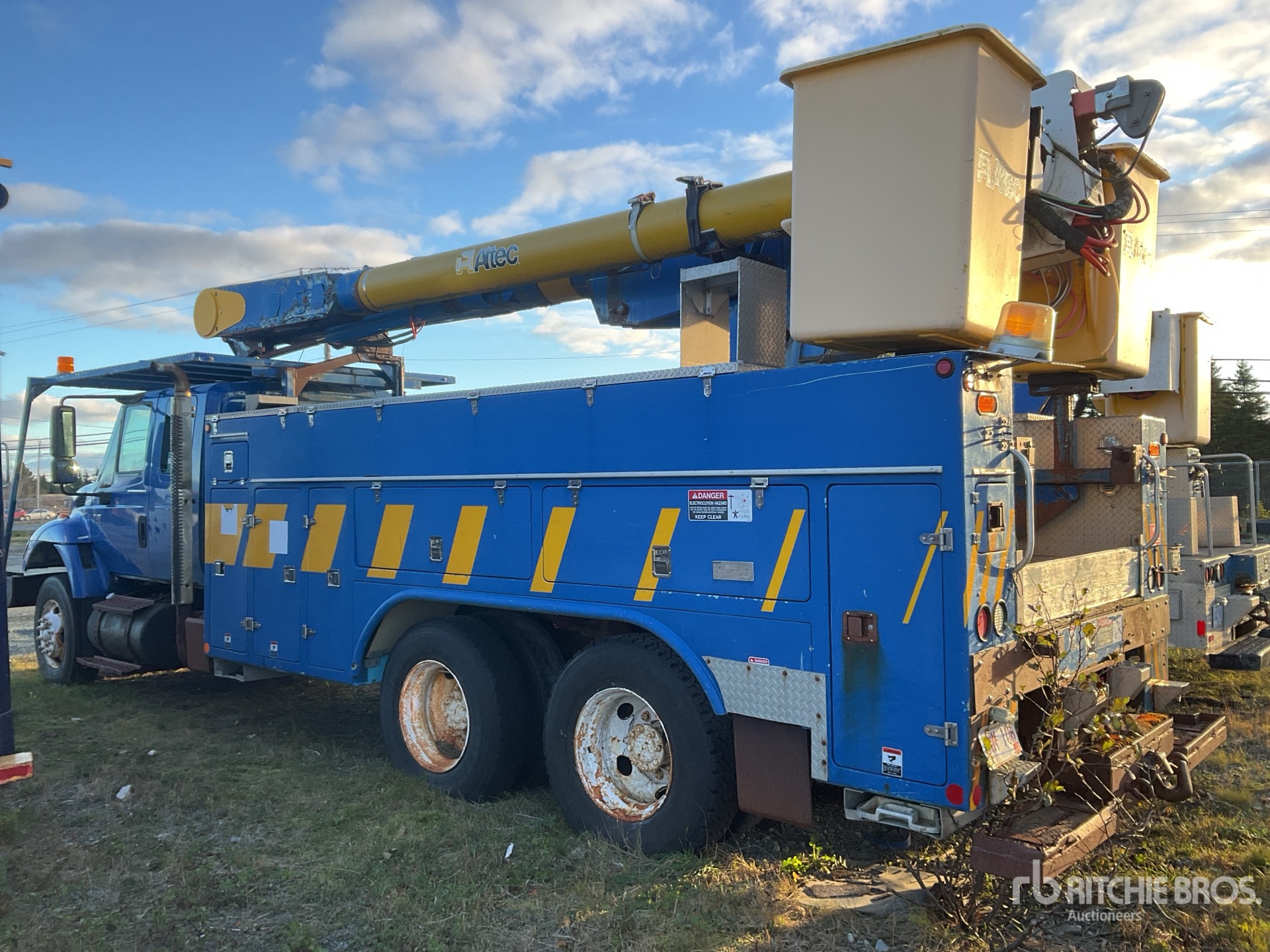 General Appearance with Imagen: esquina trasera izquierda