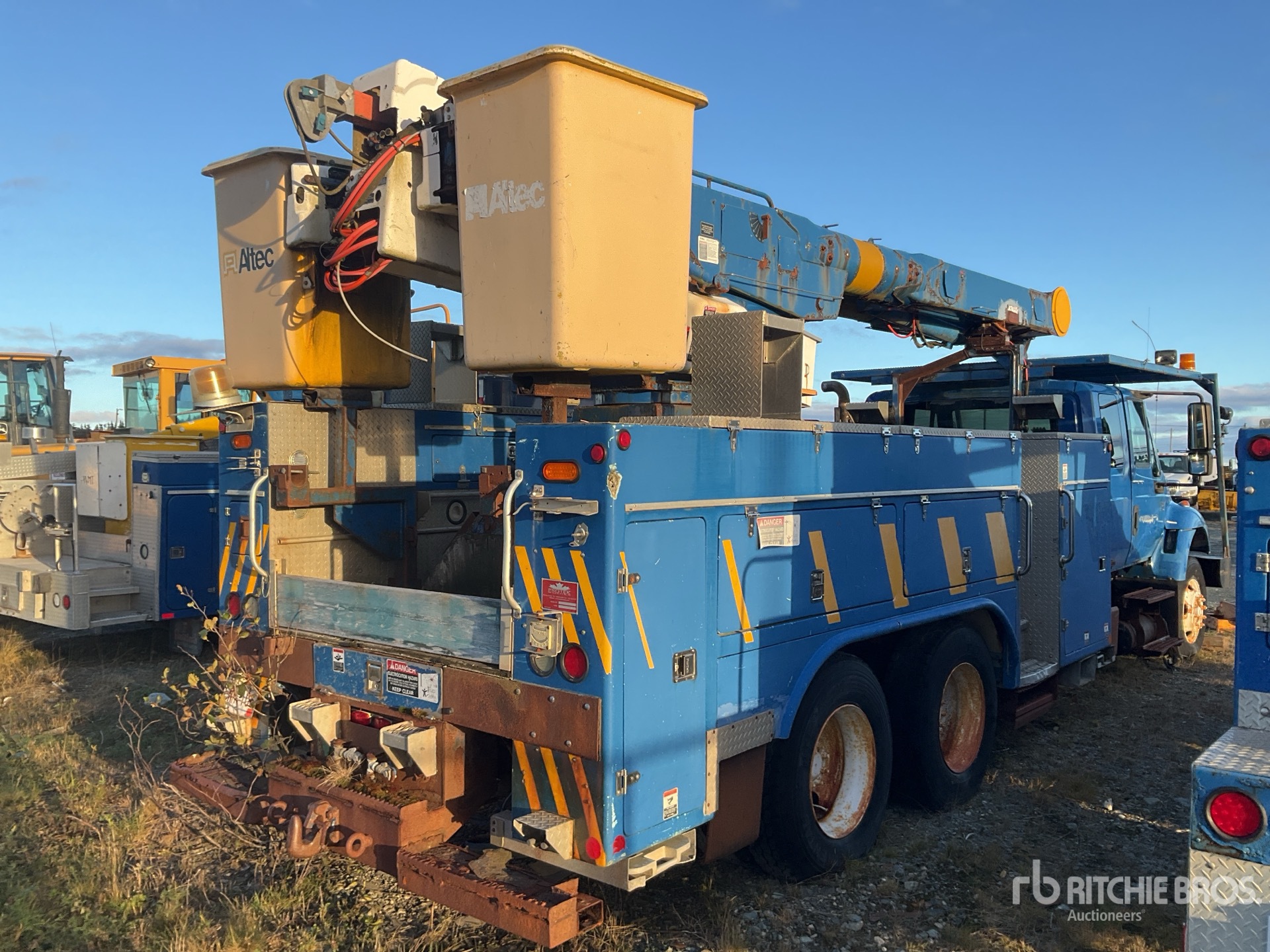 General Appearance with Imagen: esquina trasera derecha