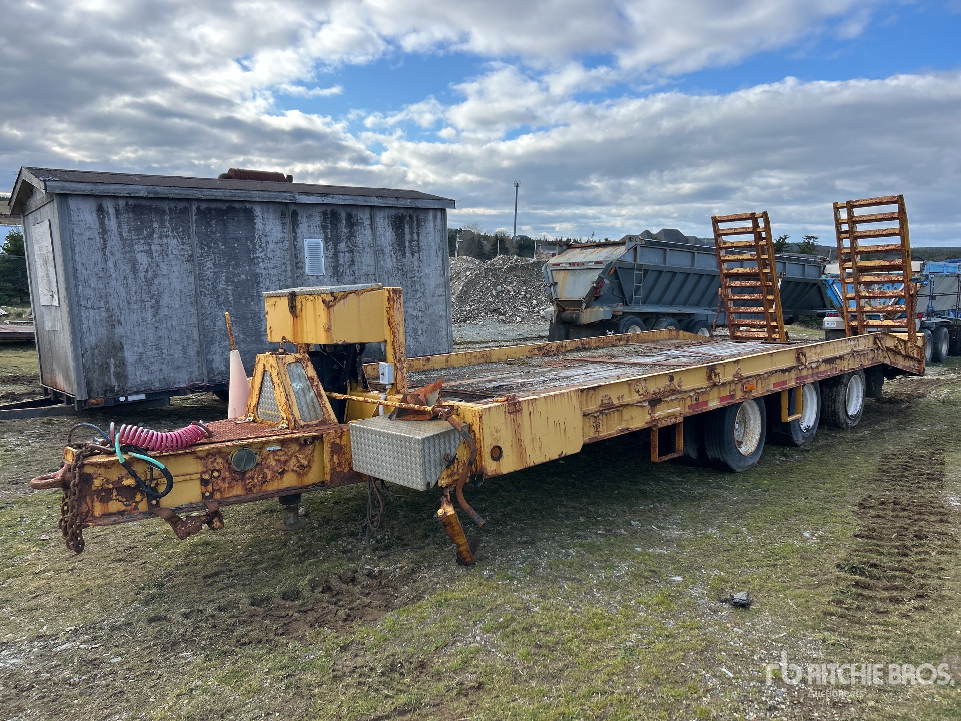 General Appearance with Featured Photo