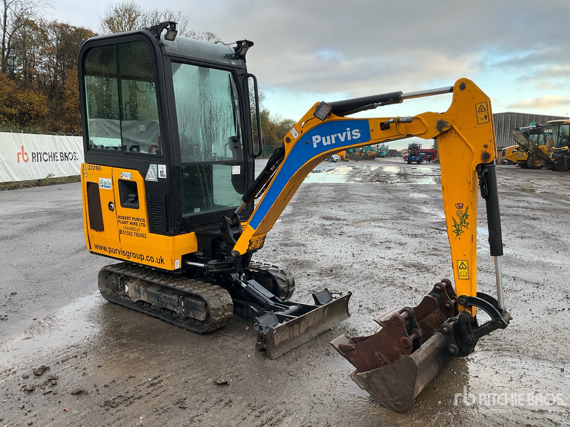 General Appearance with Picture, Right Front Corner