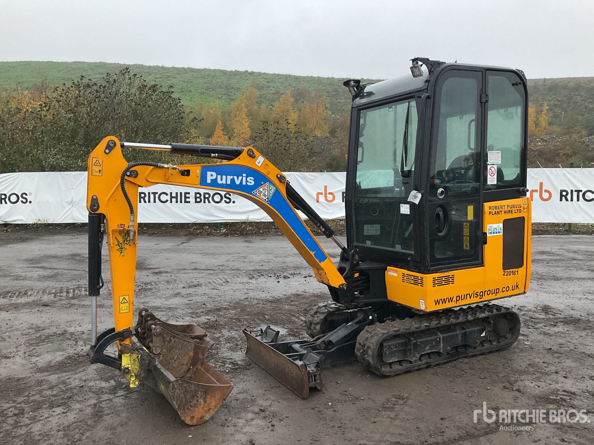 General Appearance with Picture, Left Front Corner