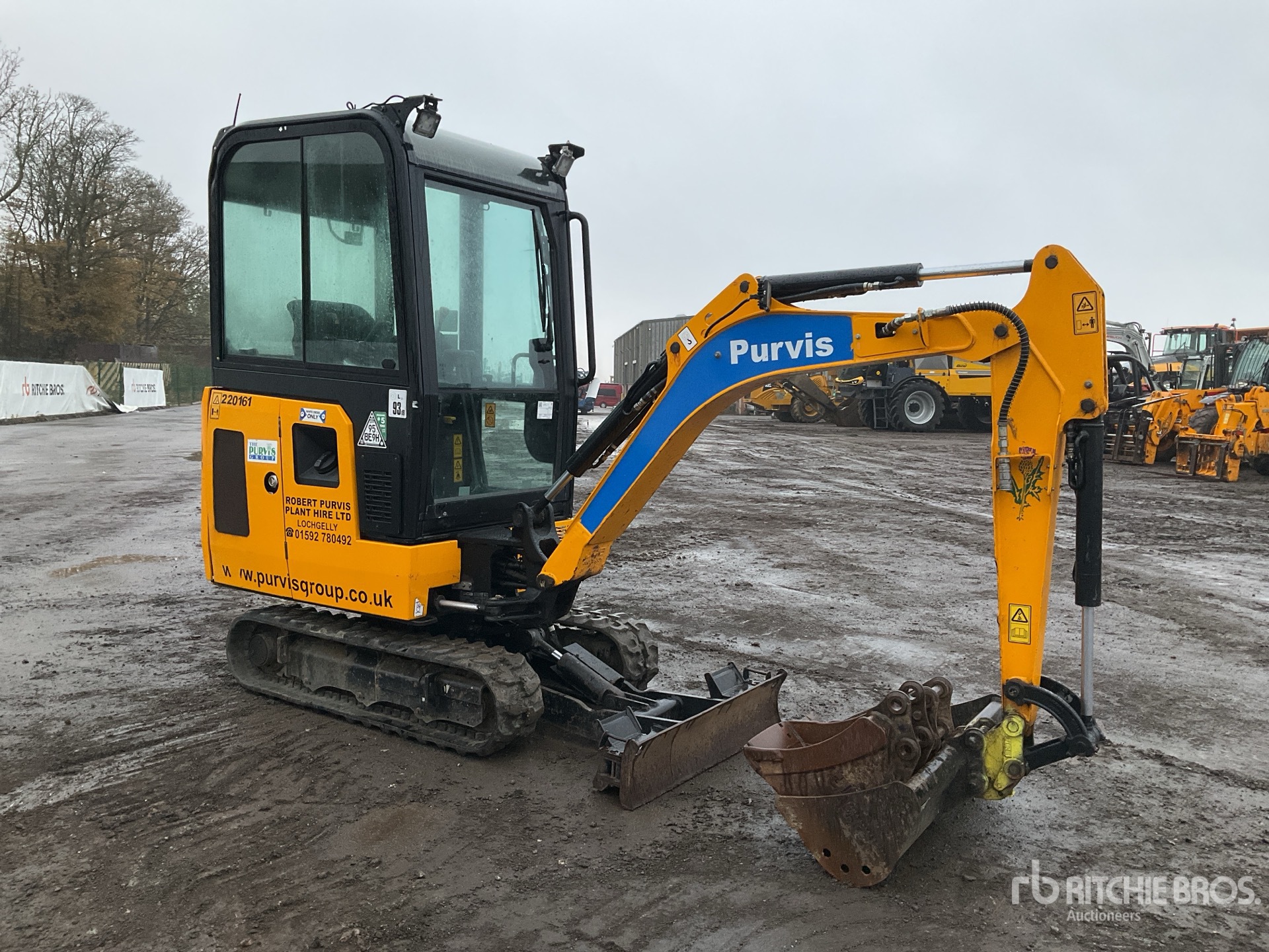 General Appearance with Picture, Right Front Corner