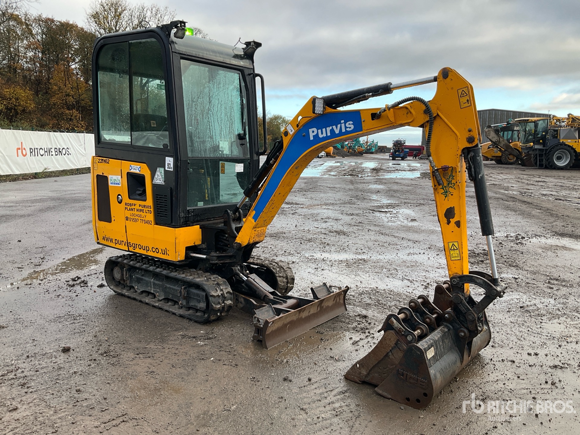 General Appearance with Picture, Right Front Corner