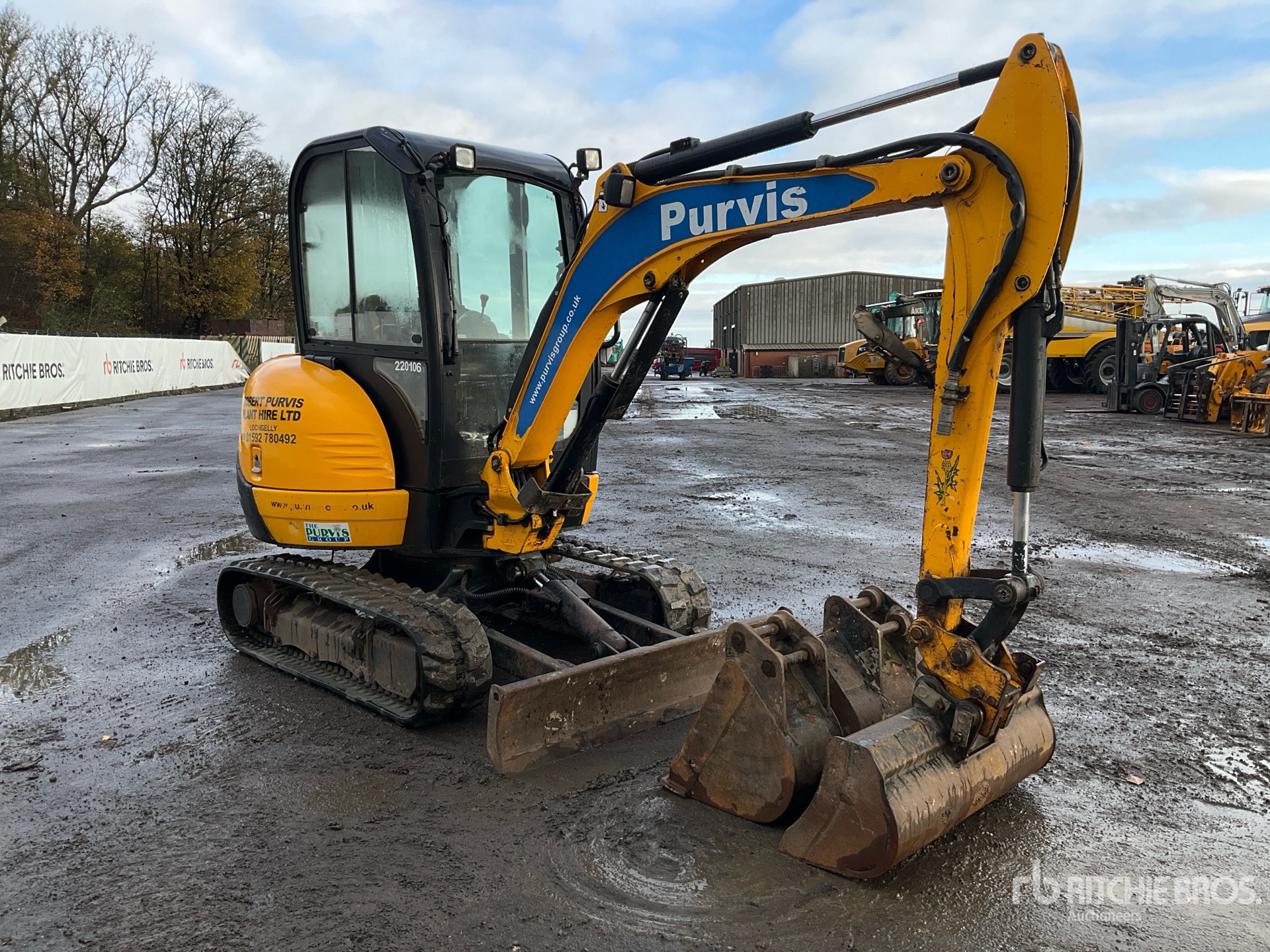 General Appearance with Picture, Right Front Corner