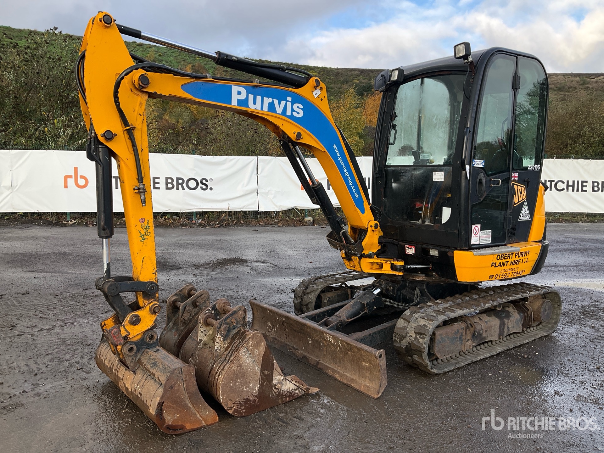 General Appearance with Picture, Left Front Corner