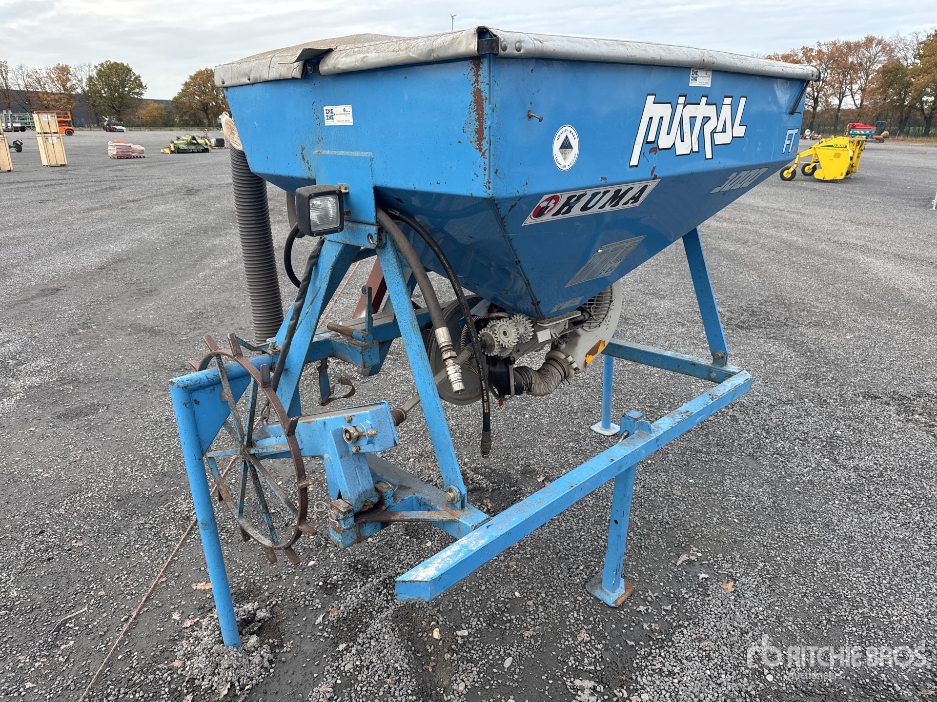 General Appearance with Foto, angolo posteriore sinistro