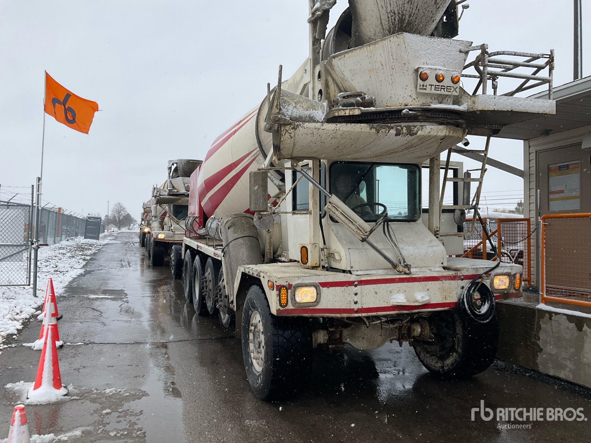 General Appearance with Featured Photo