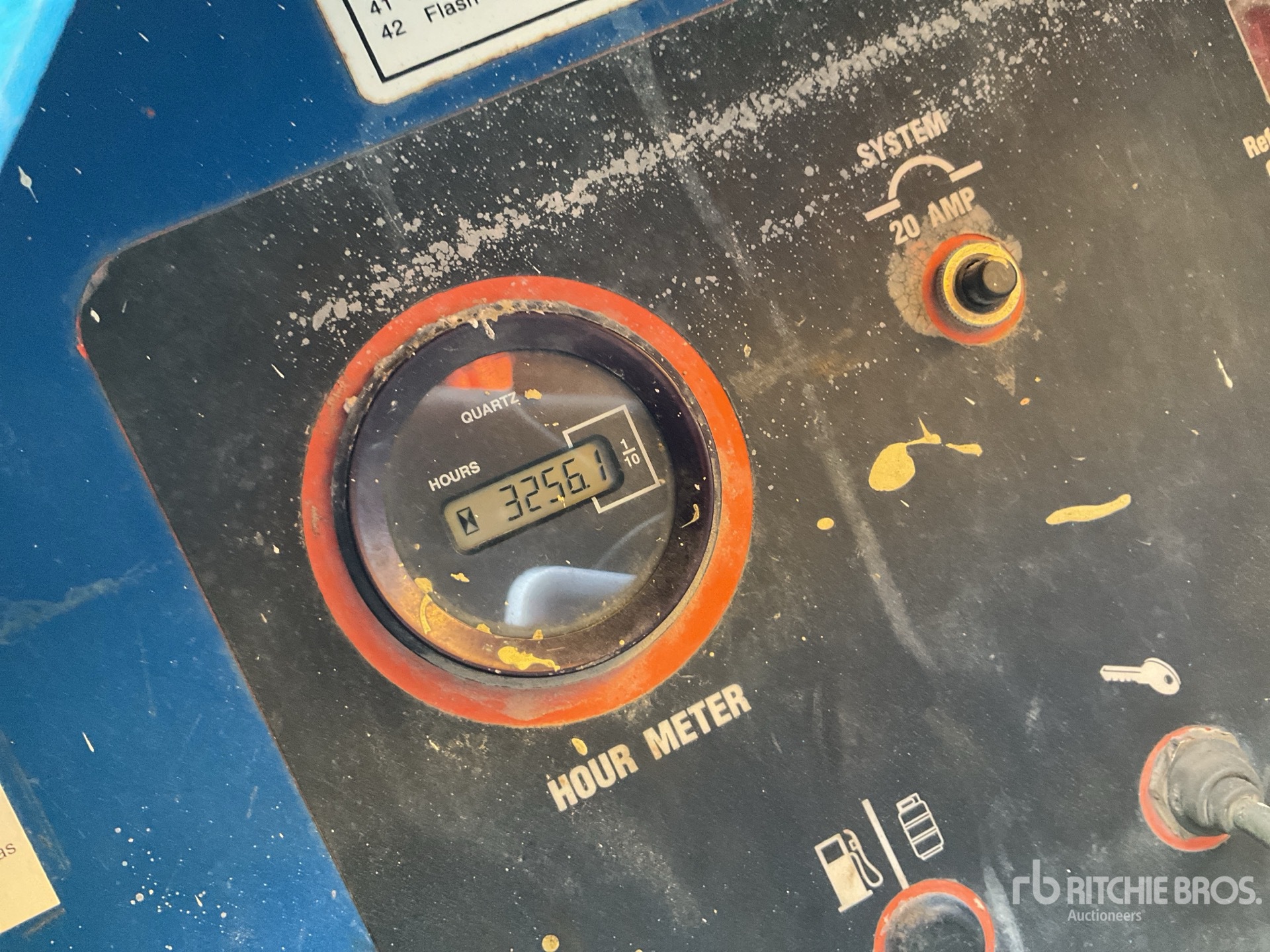 General Appearance with Horímetro / Odómetro