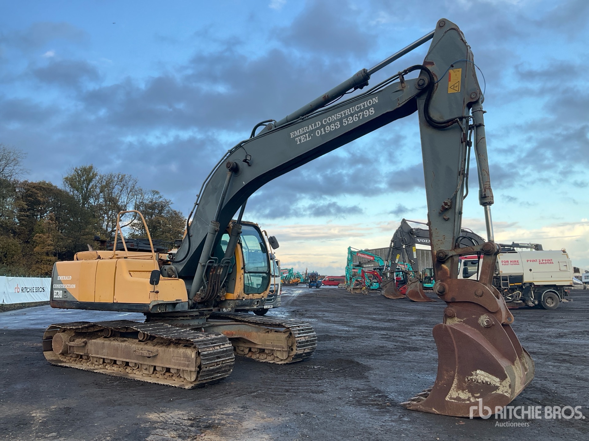 General Appearance with Picture, Right Front Corner