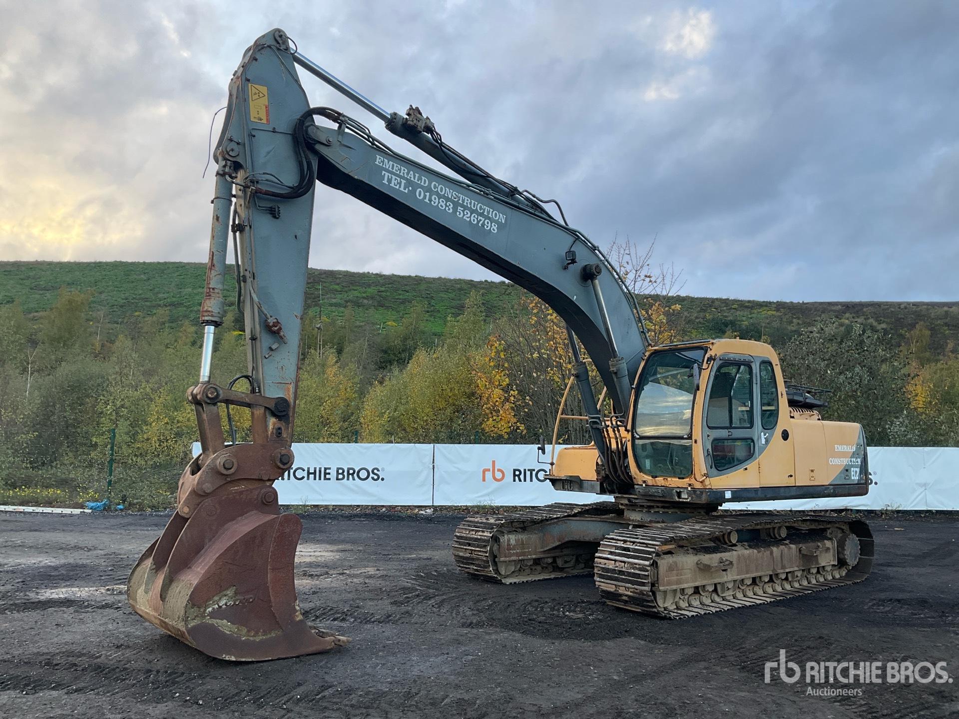 General Appearance with Picture, Left Front Corner