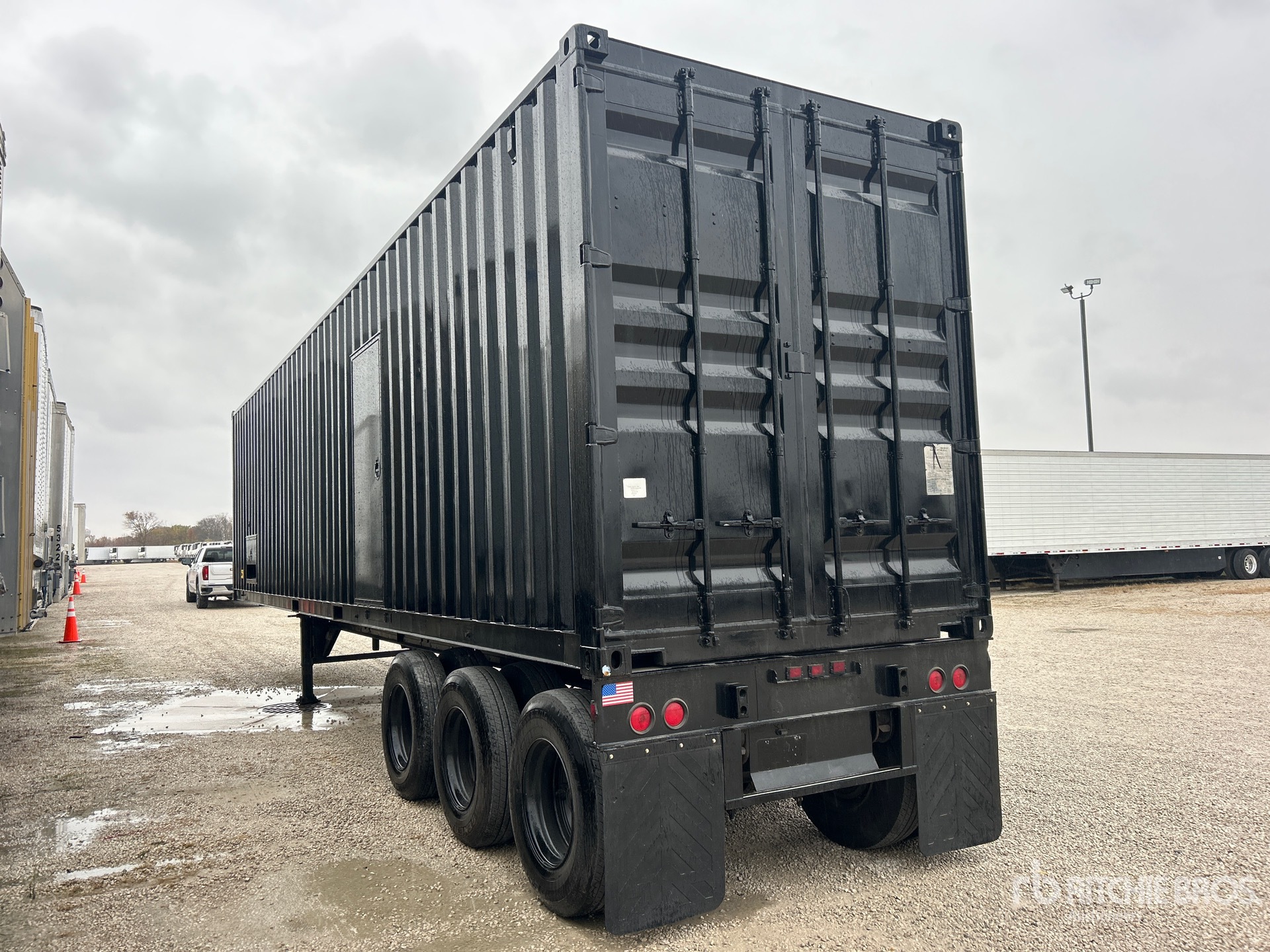 Aspect général with Image, coin arrière gauche