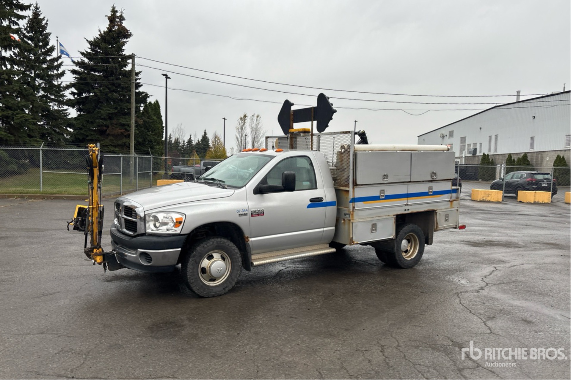 General Appearance with Picture, Left Front Corner