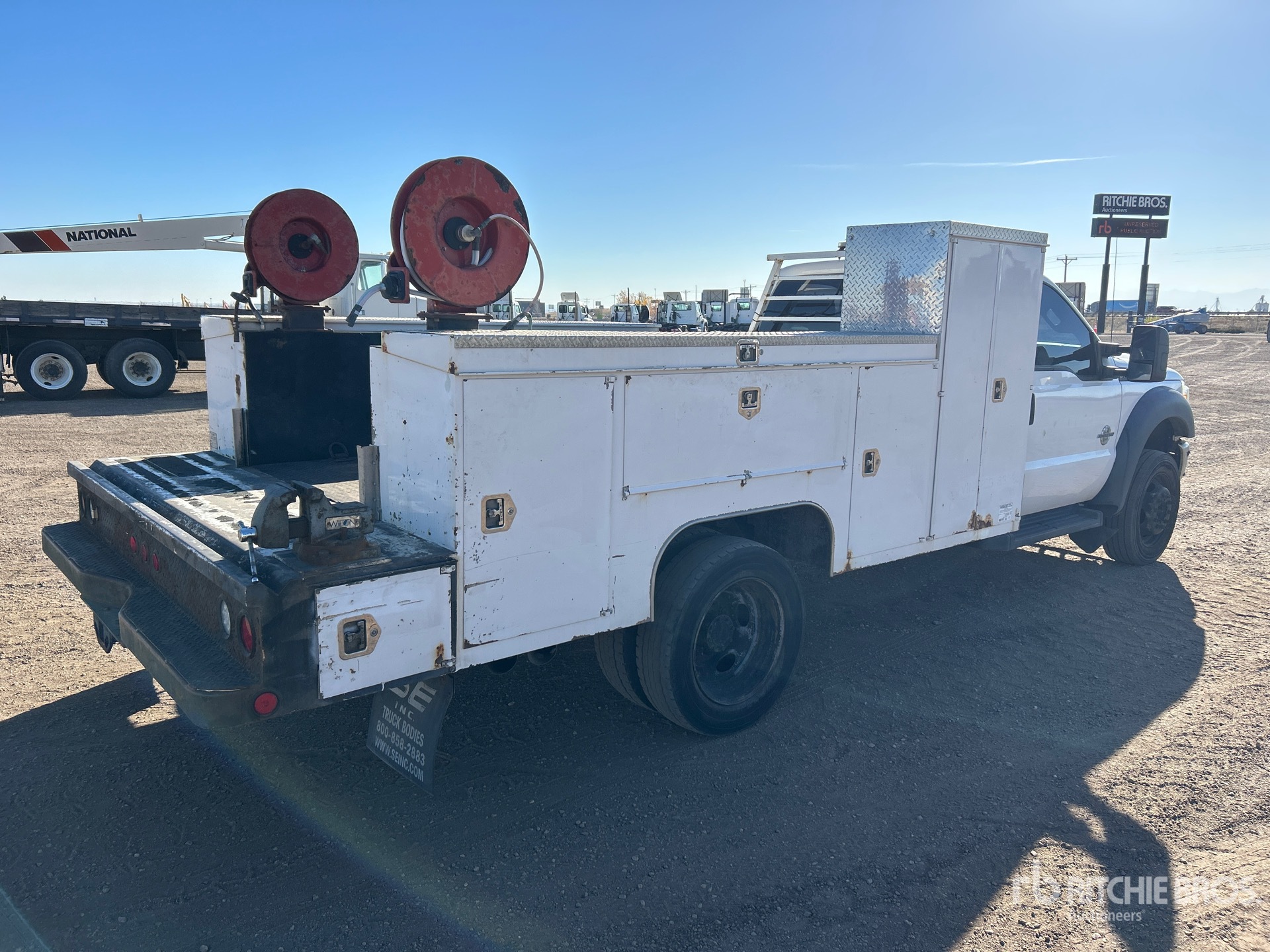 General Appearance with Bild, Ecke hinten rechts