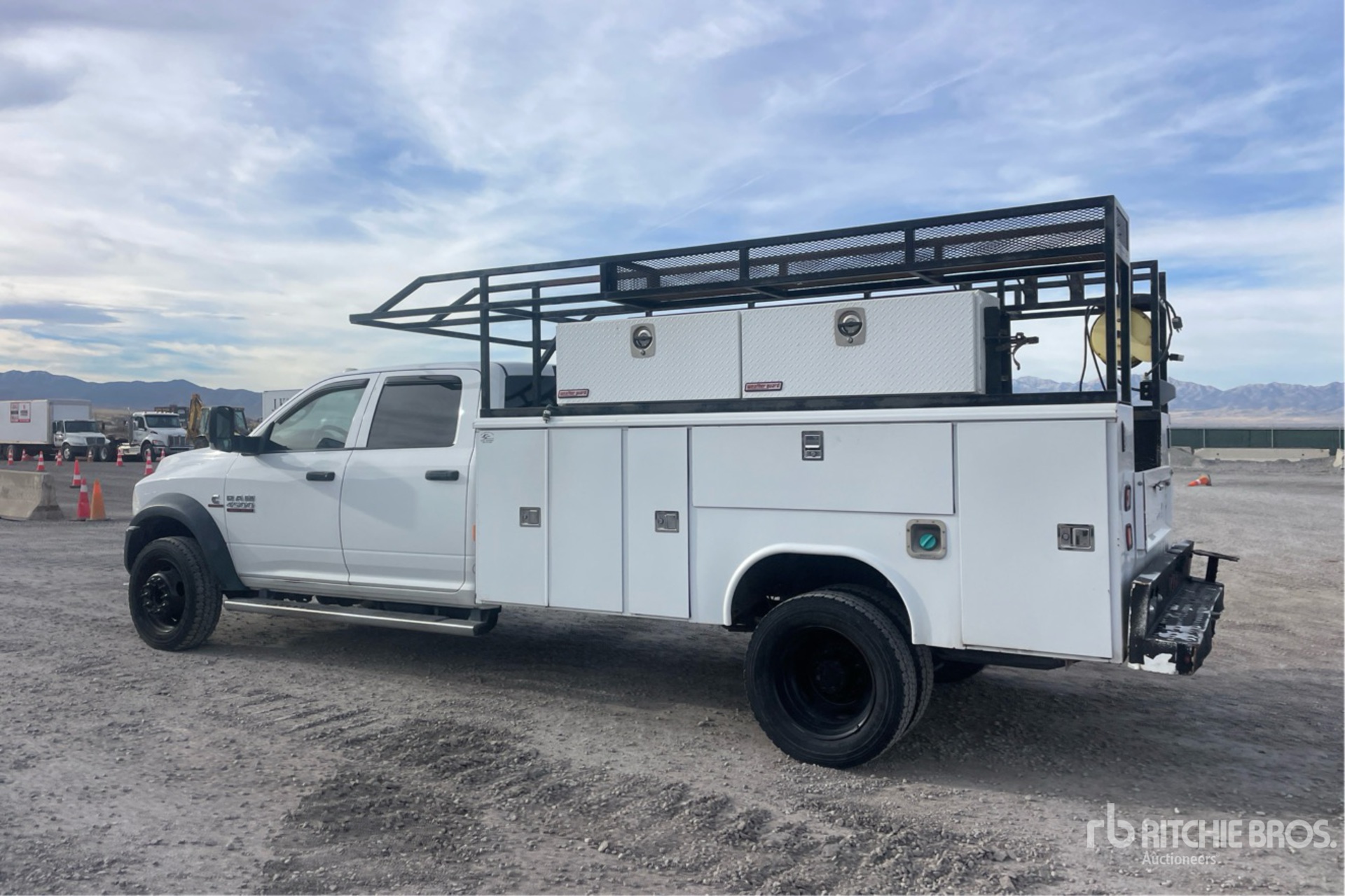 General Appearance with Bild, Ecke hinten links