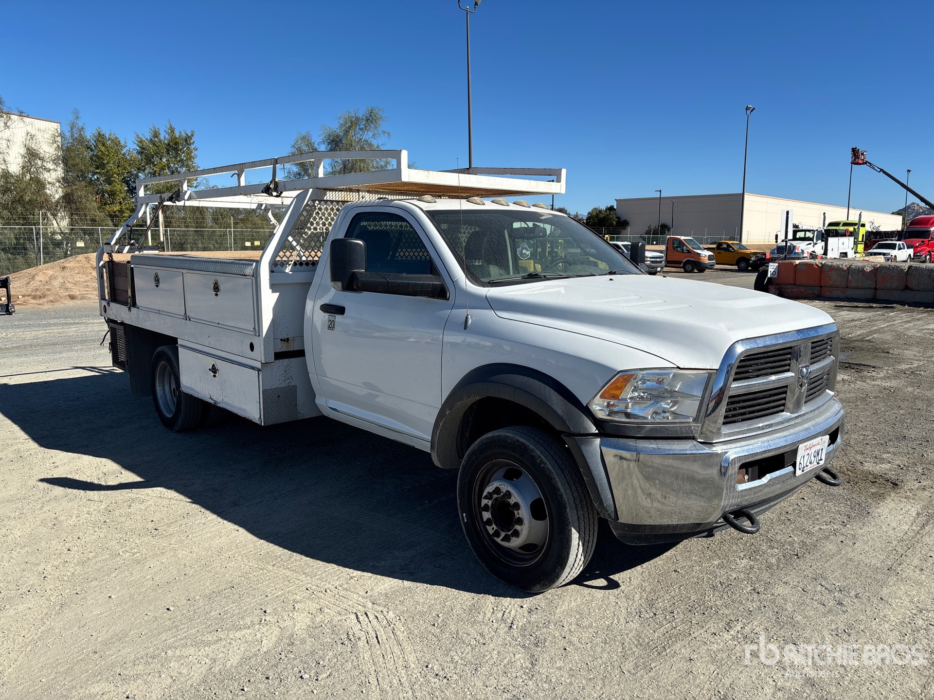 General Appearance with Bild, Ecke vorne rechts