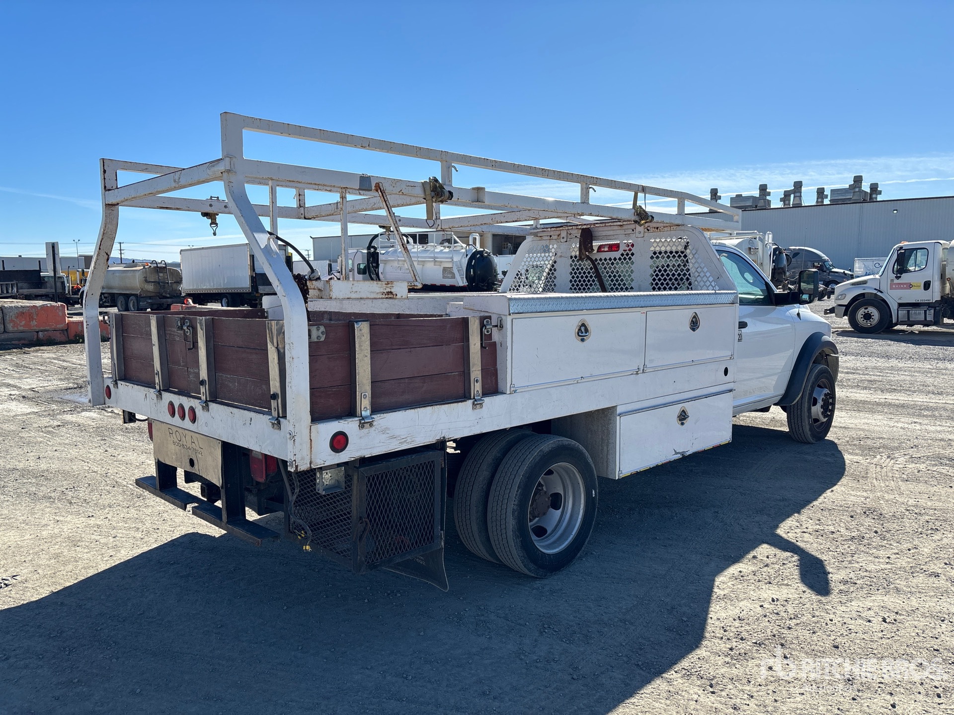 General Appearance with Bild, Ecke hinten rechts