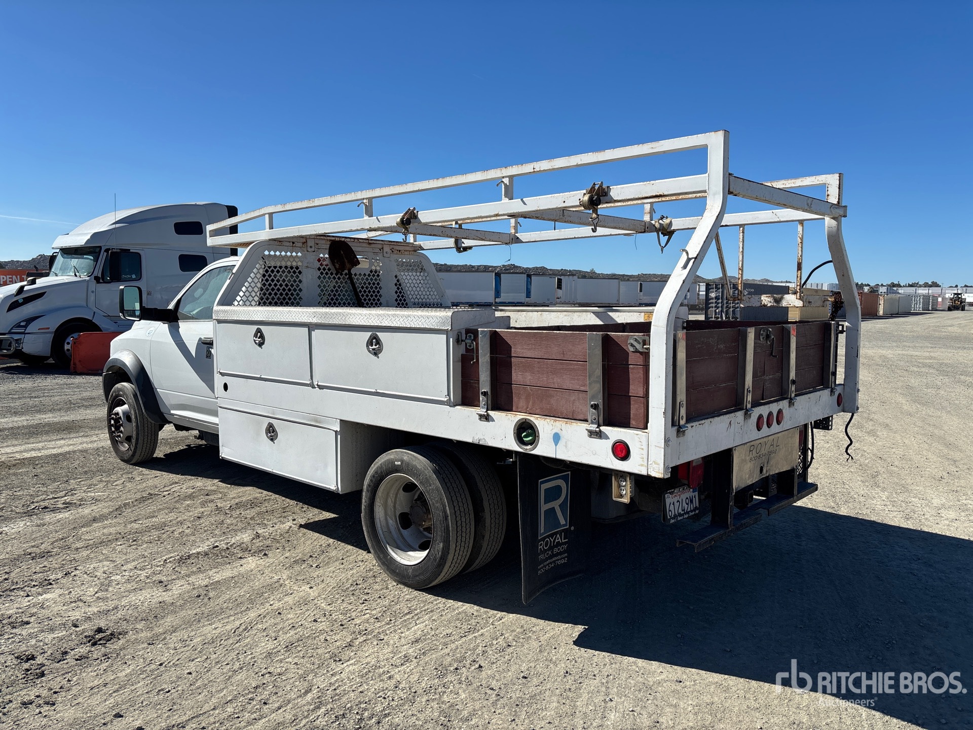 General Appearance with Bild, Ecke hinten links