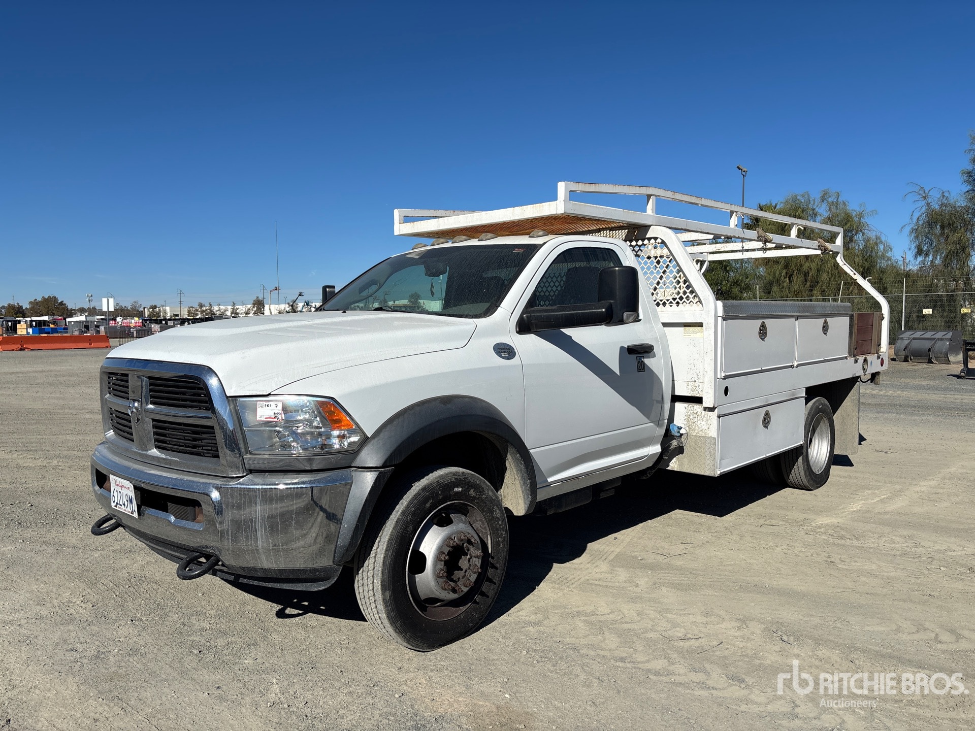 General Appearance with Bild, Ecke vorne links