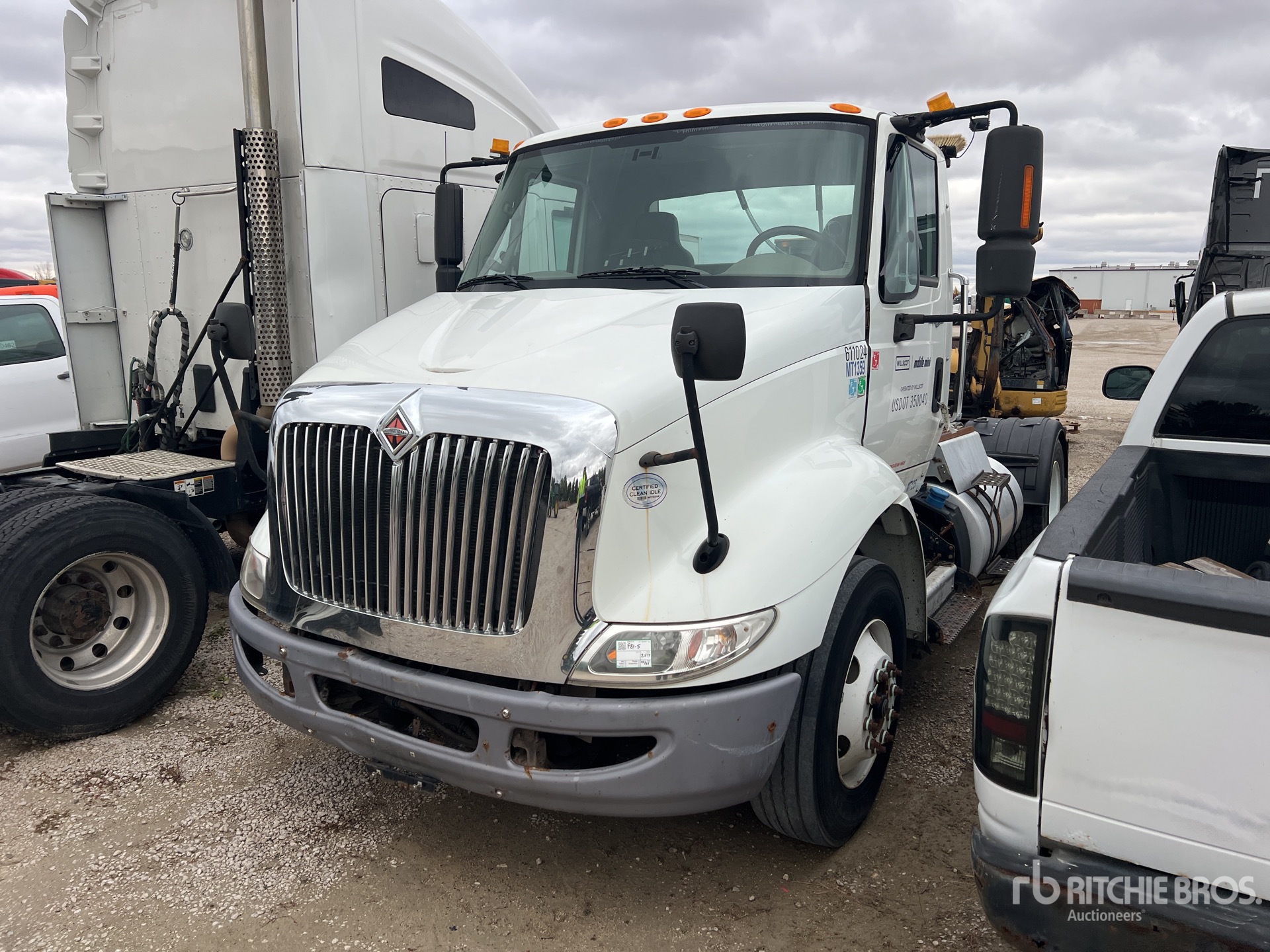 General Appearance with Picture, Left Front Corner