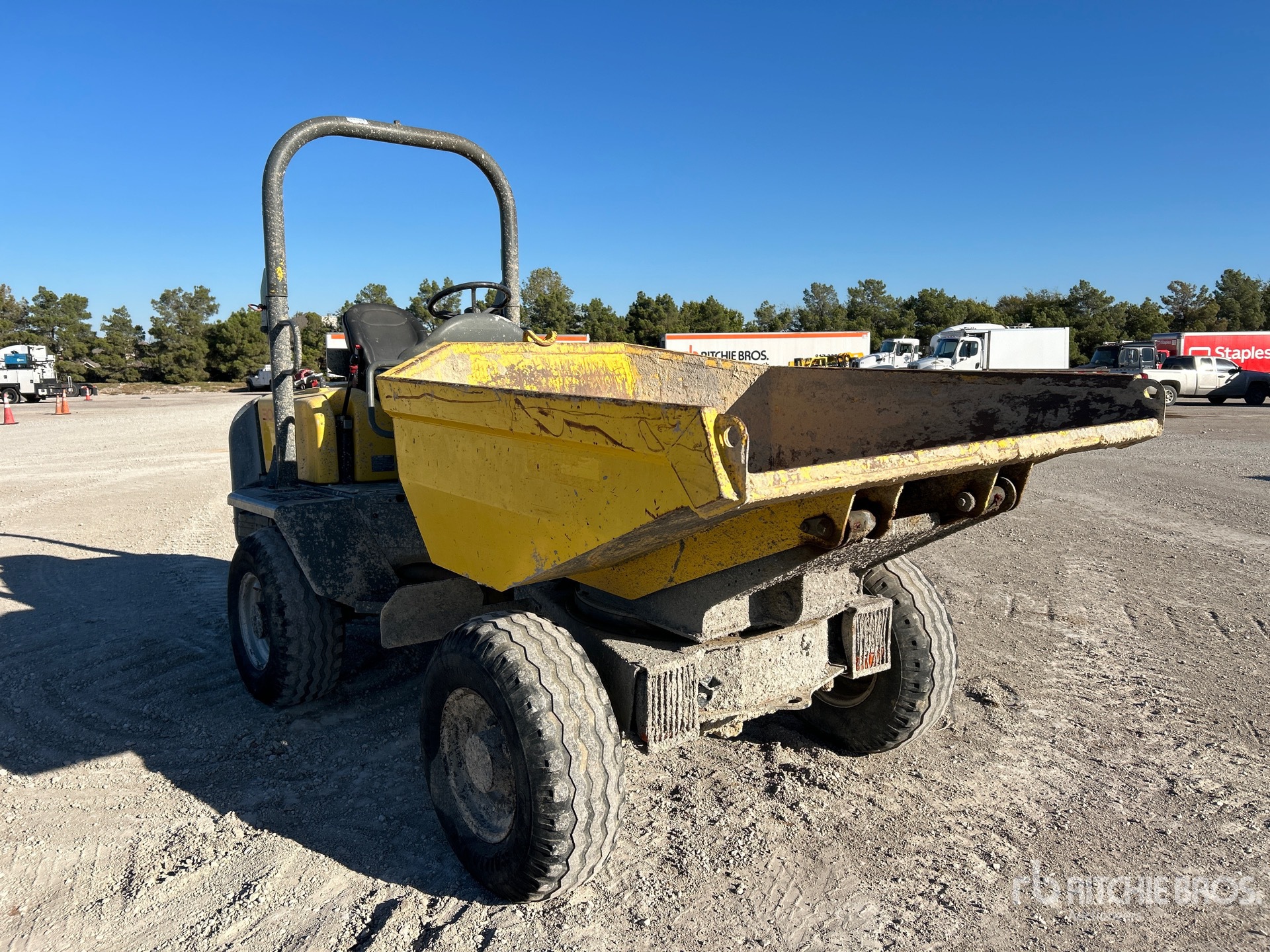 General Appearance with Picture, Right Front Corner