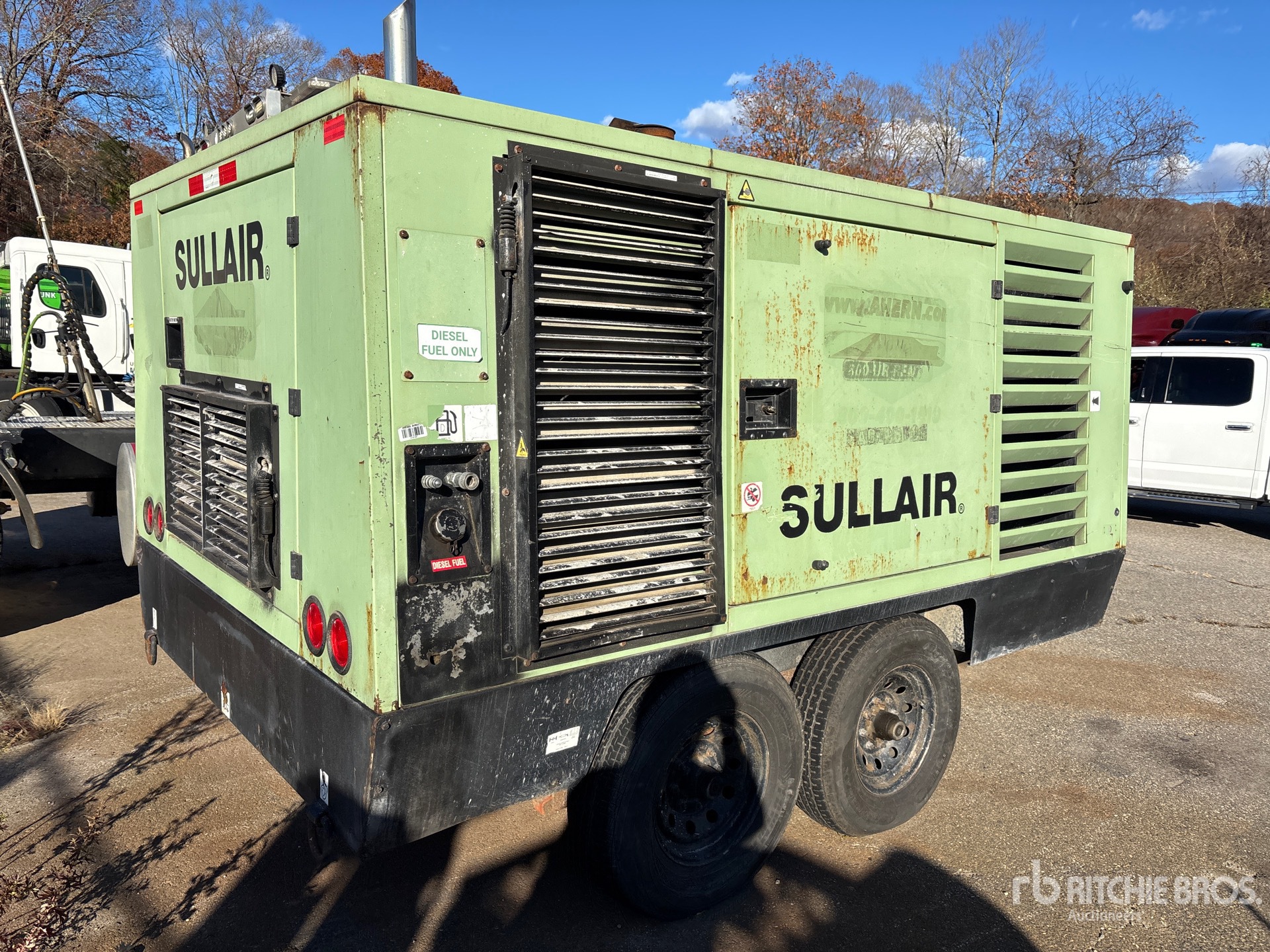 General Appearance with Foto, angolo anteriore sinistro