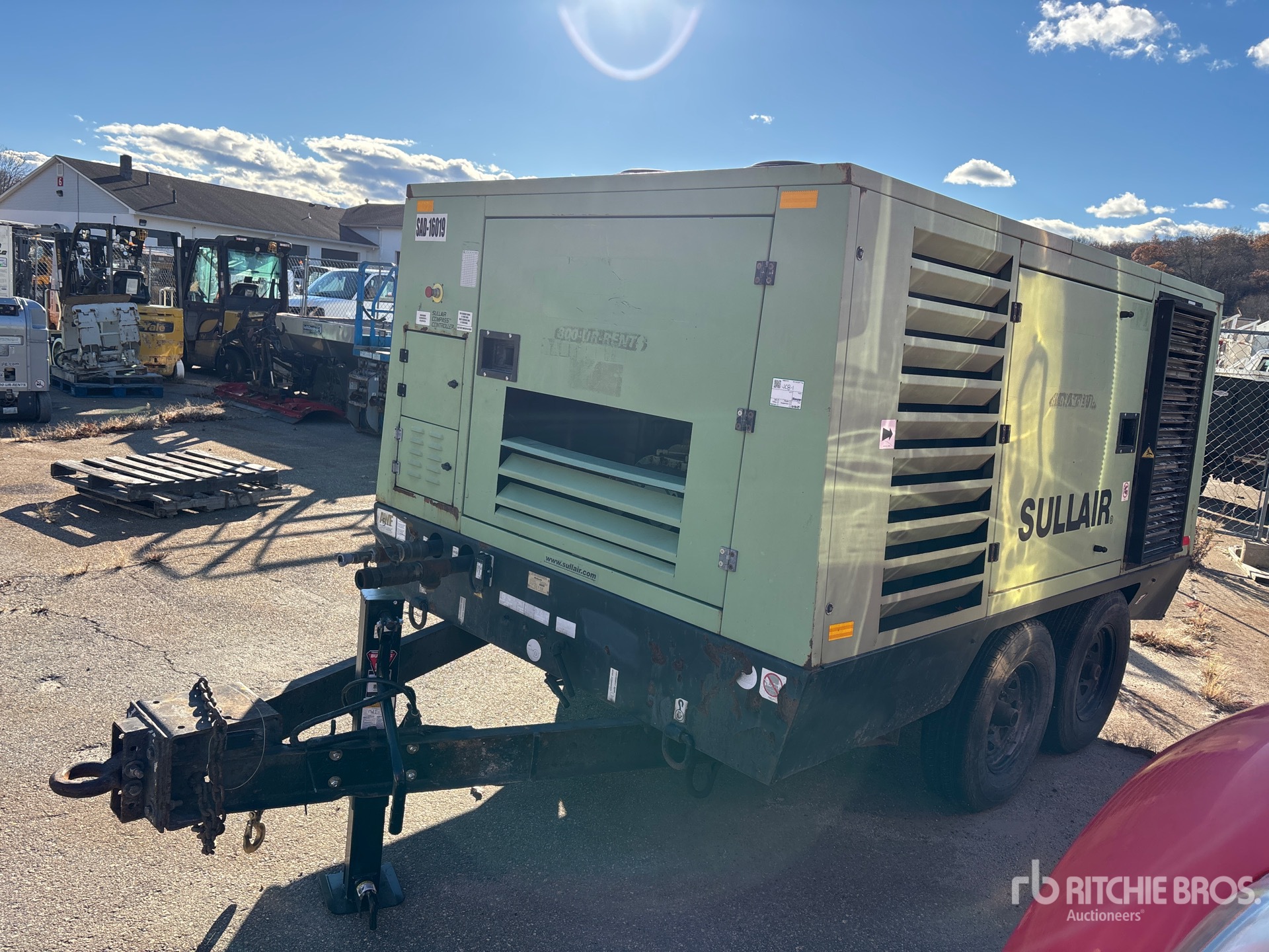 General Appearance with Foto, angolo anteriore sinistro